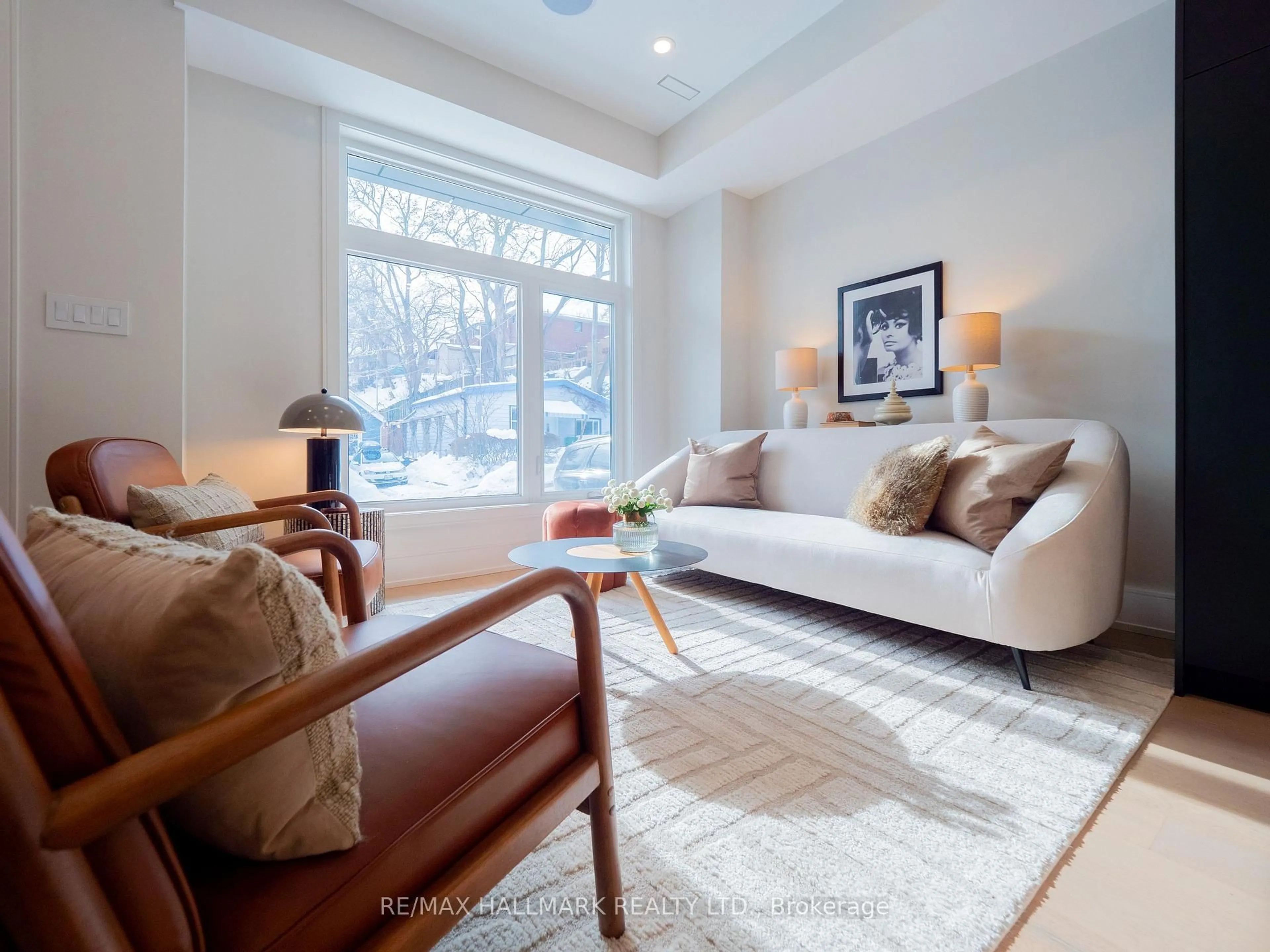 Living room with furniture, unknown for 24 Harriet St, Toronto Ontario M4L 2E9