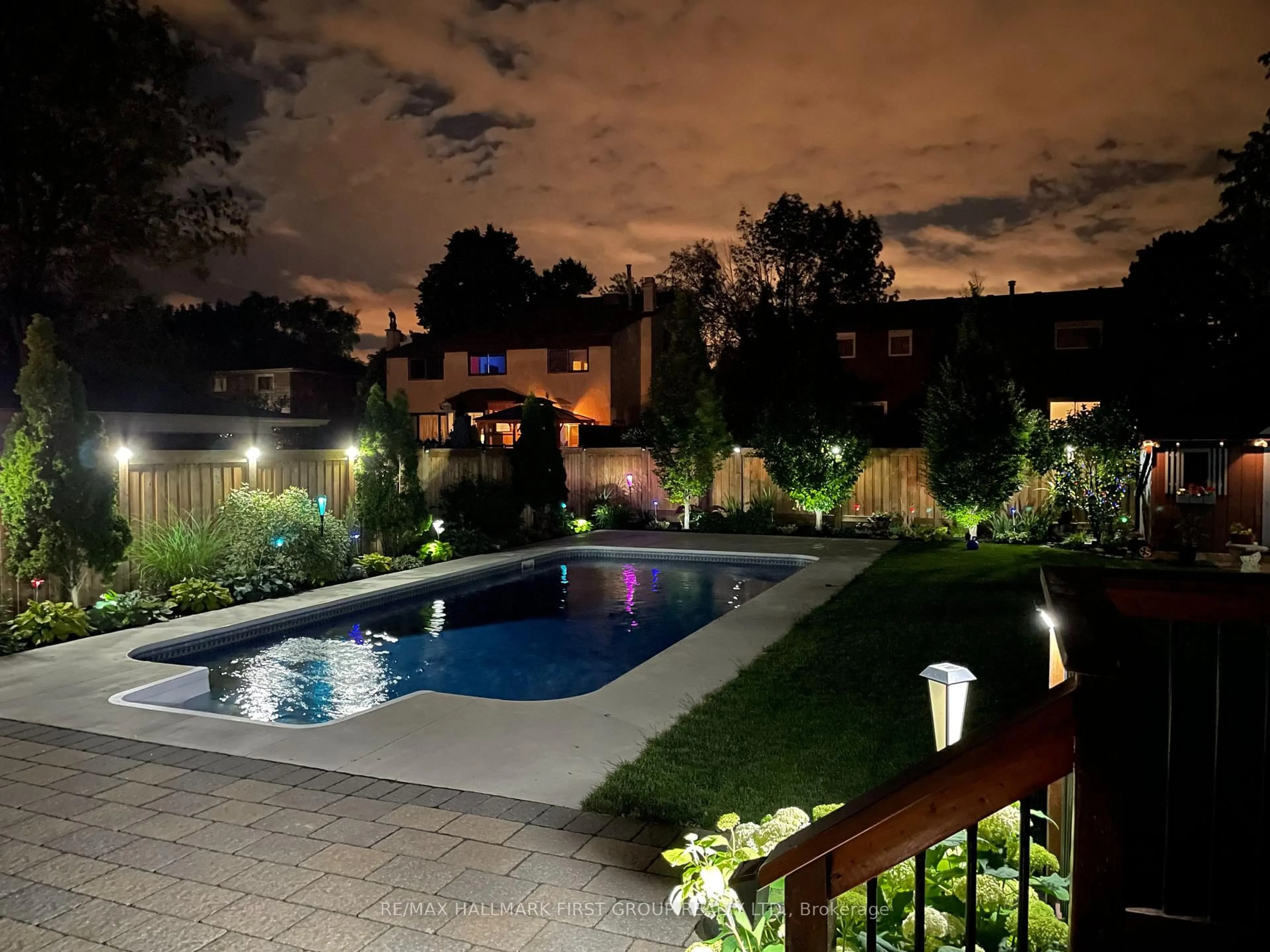 Pool for 1910 Spruce Hill Rd, Pickering Ontario L1V 1S7