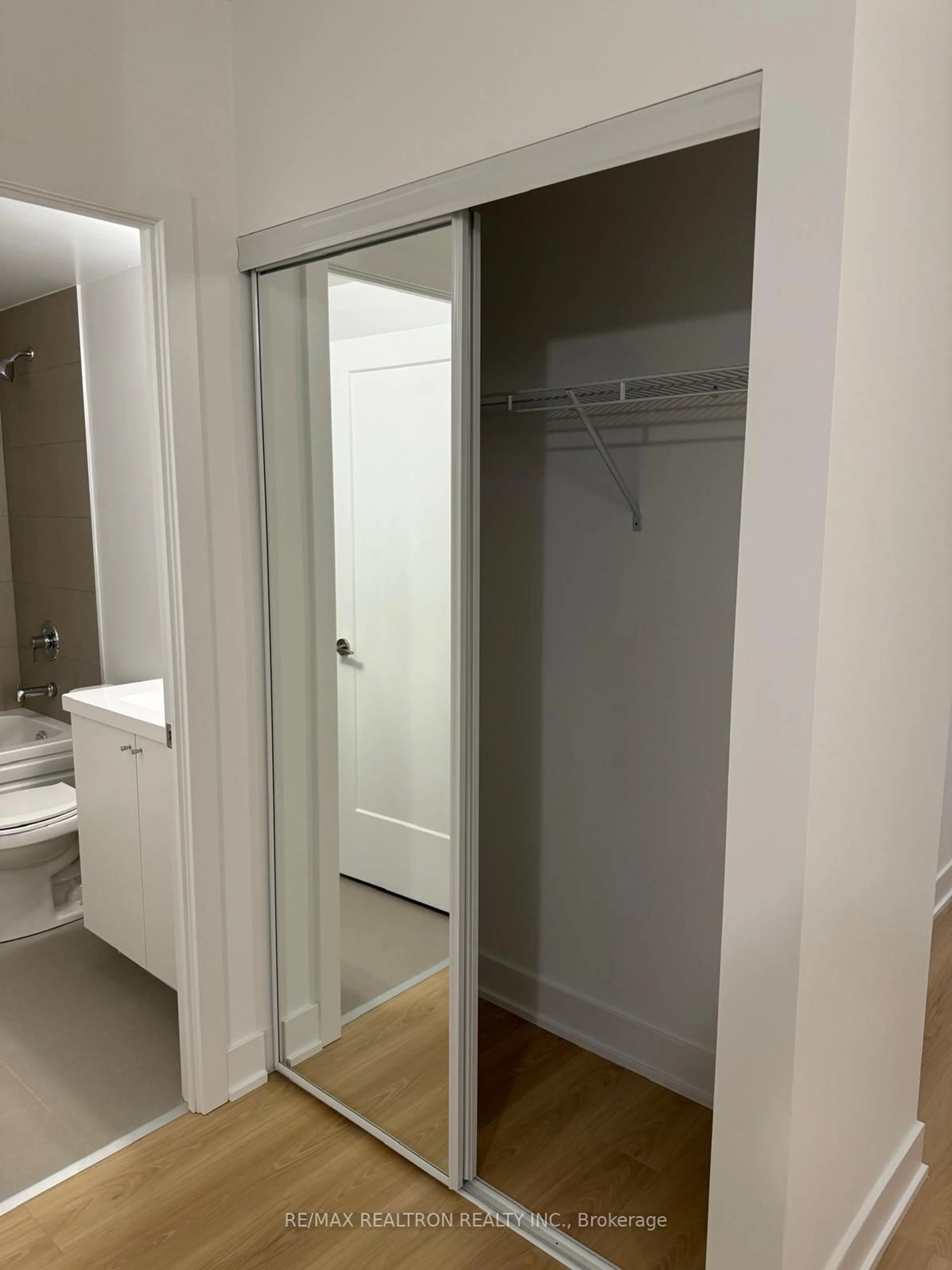 A pic of a room for 2545 Simcoe St #338, Oshawa Ontario L1L 0W3