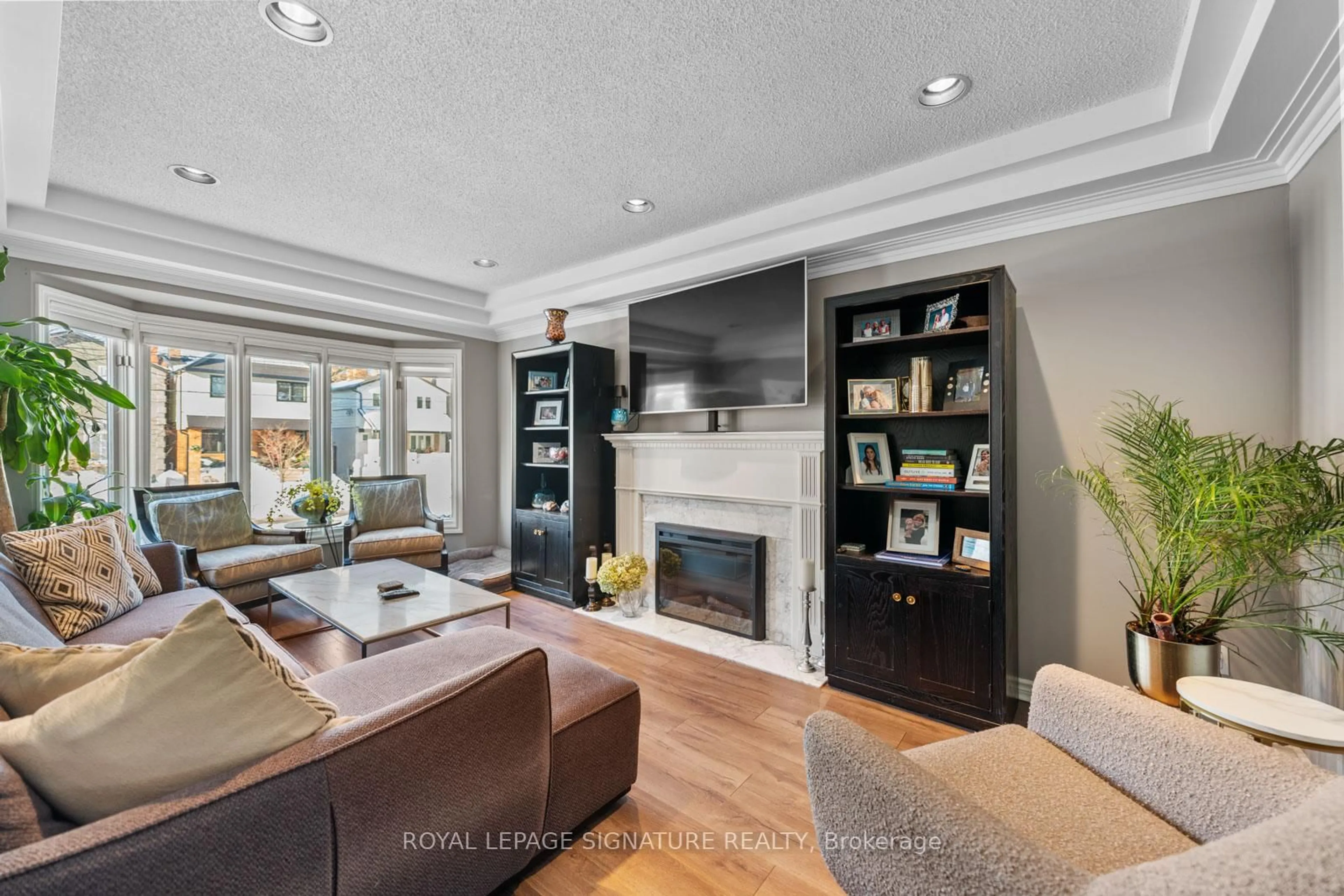 Living room with furniture, unknown for 155 Blantyre Ave, Toronto Ontario M1N 2R6