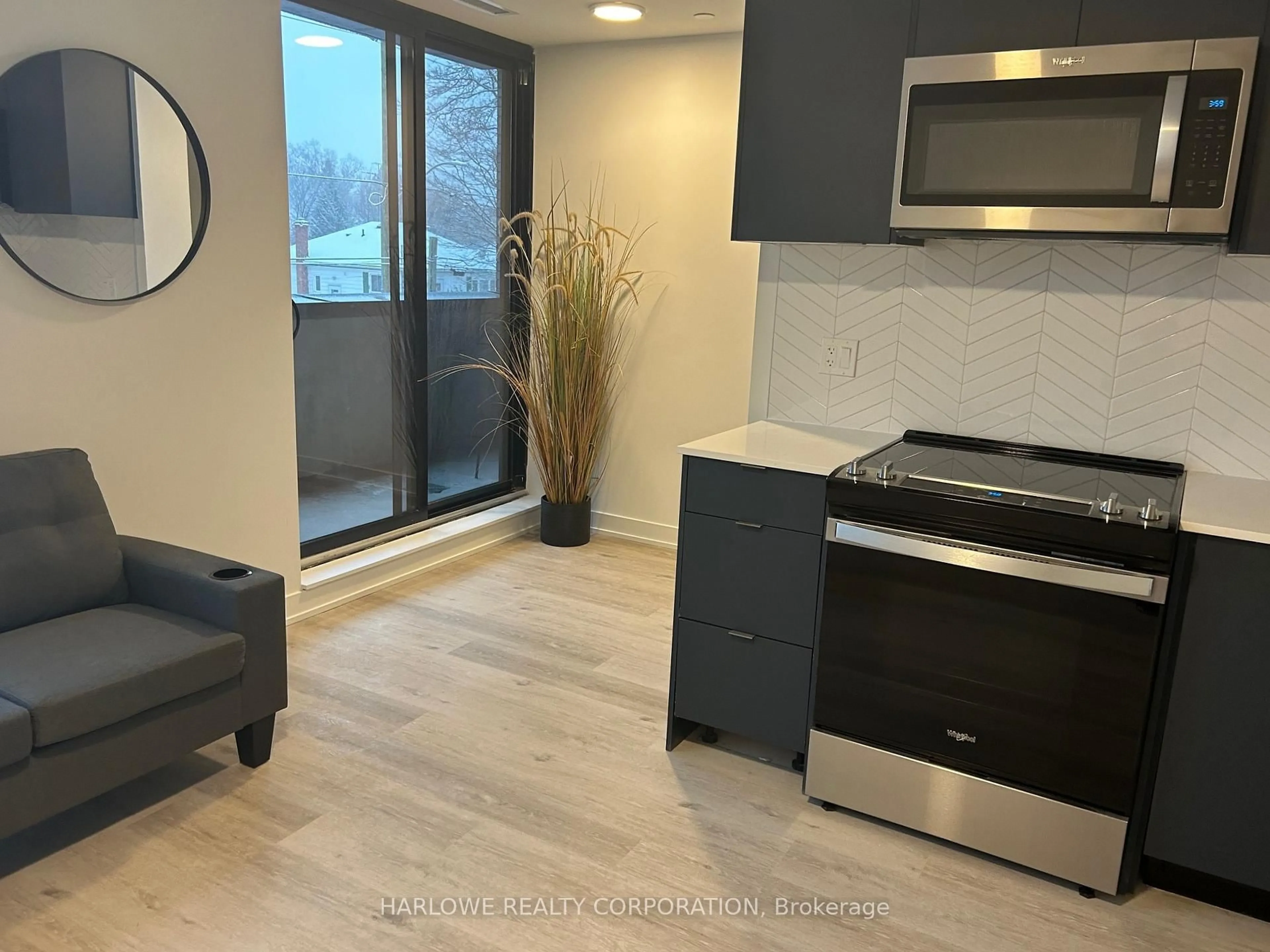 Open concept kitchen, unknown for 1604 Charles St #126 B, Whitby Ontario L1N 1B9