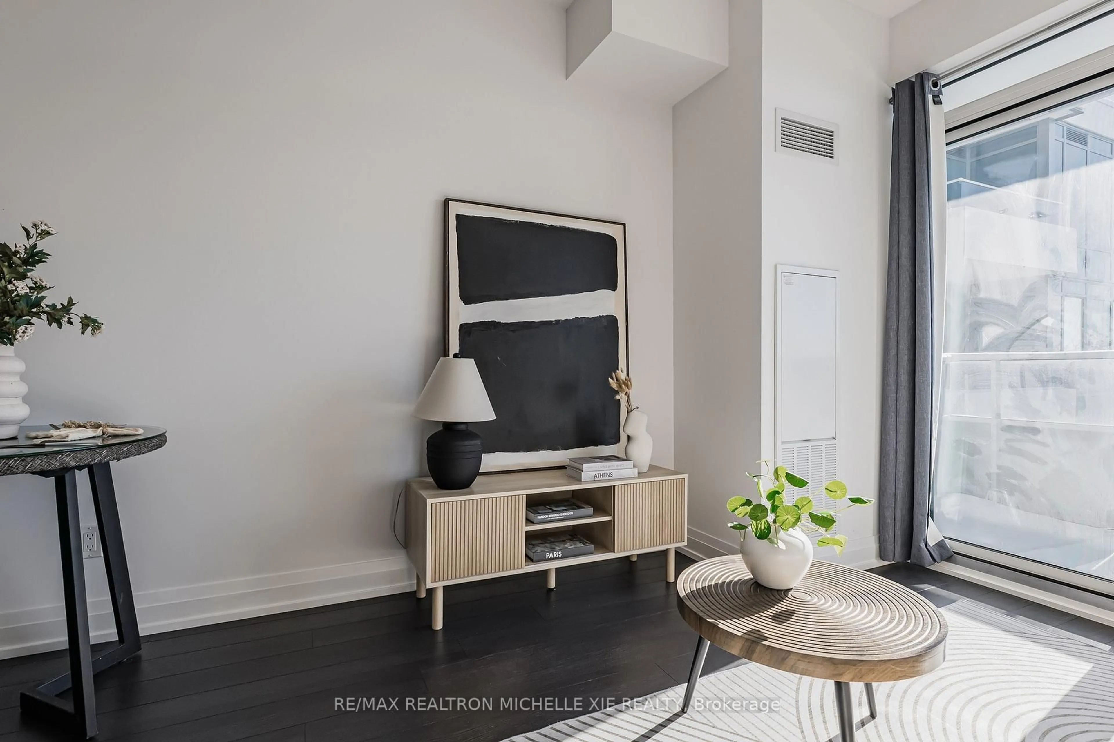 Living room with furniture, unknown for 3121 Sheppard Ave #629, Toronto Ontario M1T 0B6