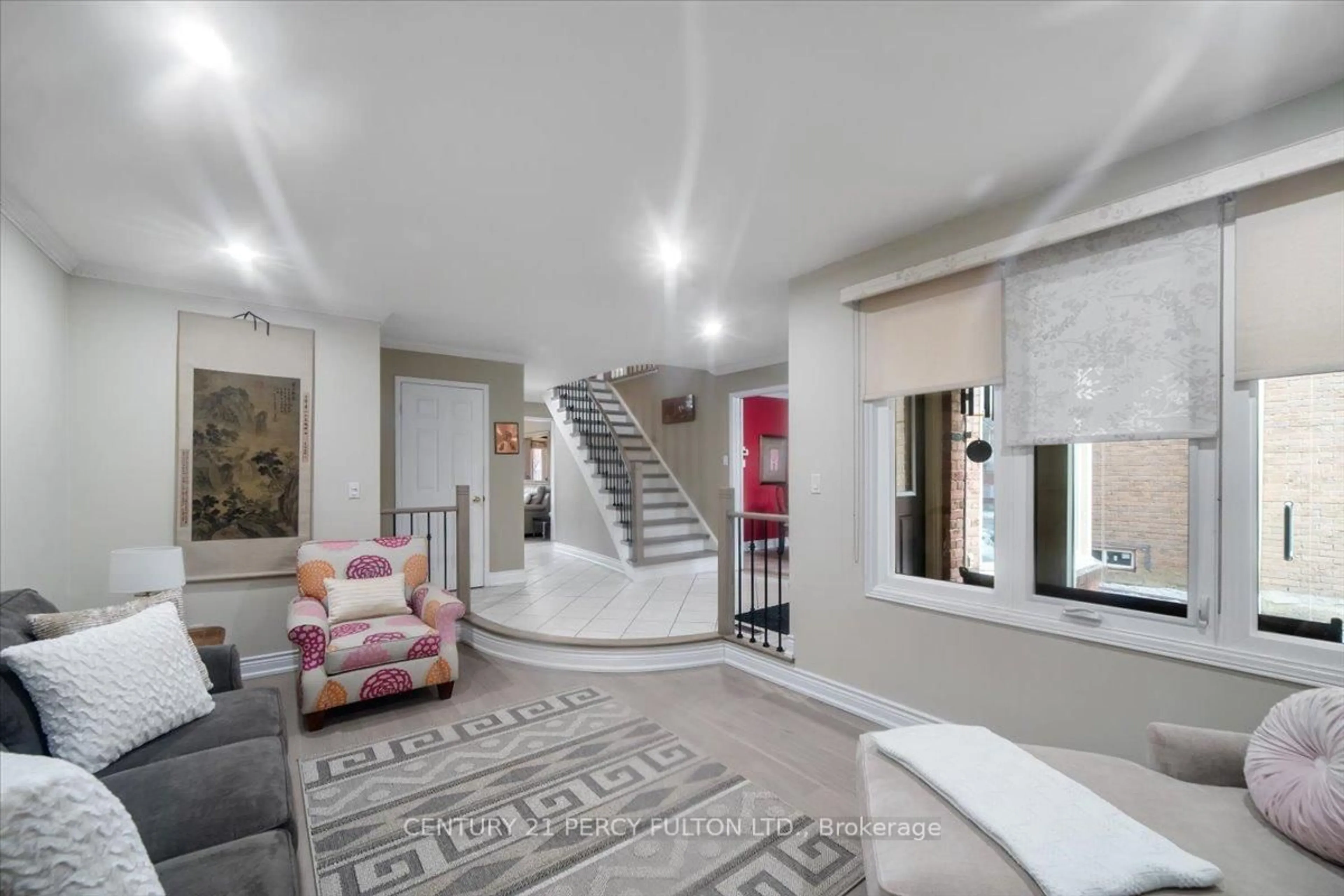 Indoor foyer for 38 Carlisle Cres, Toronto Ontario M1B 4X5