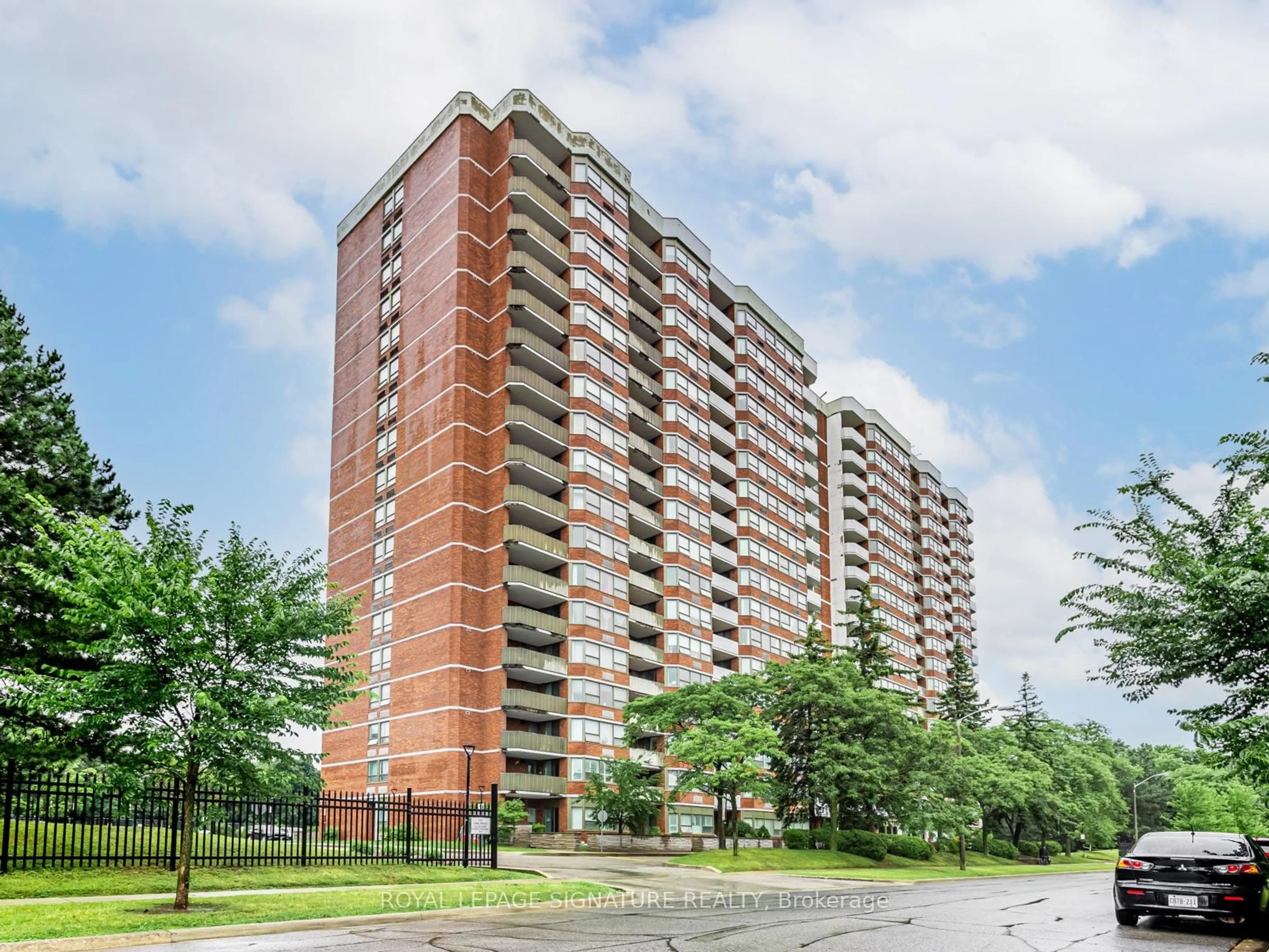 Unknown for 121 Ling Rd #413, Toronto Ontario M1E 4Y2