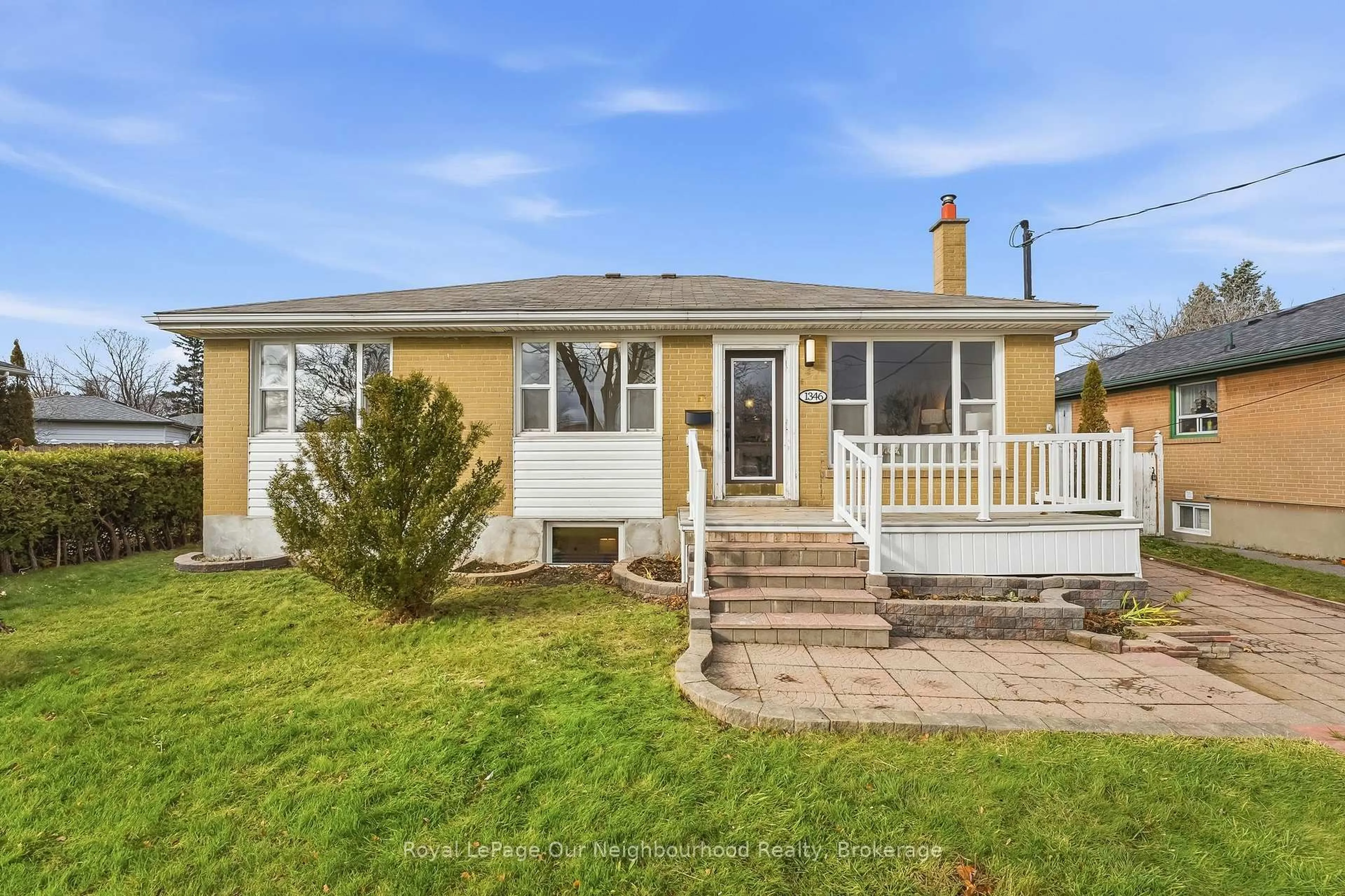 Home with vinyl exterior material, street for 1346 Scugog Ave, Oshawa Ontario L1J 1J7