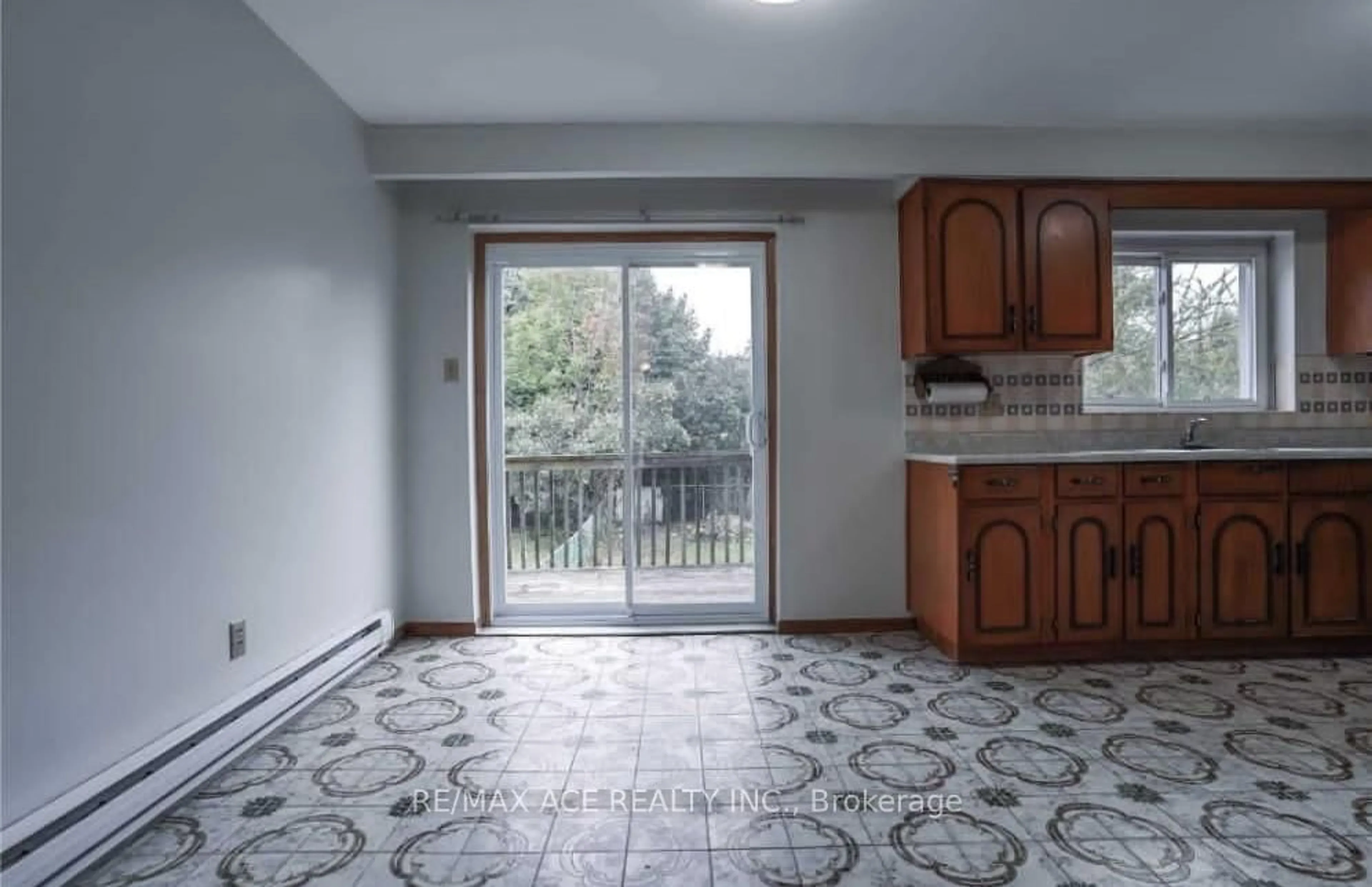 A pic of a room for 17A South Woodrow Blvd, Toronto Ontario M1N 3L5