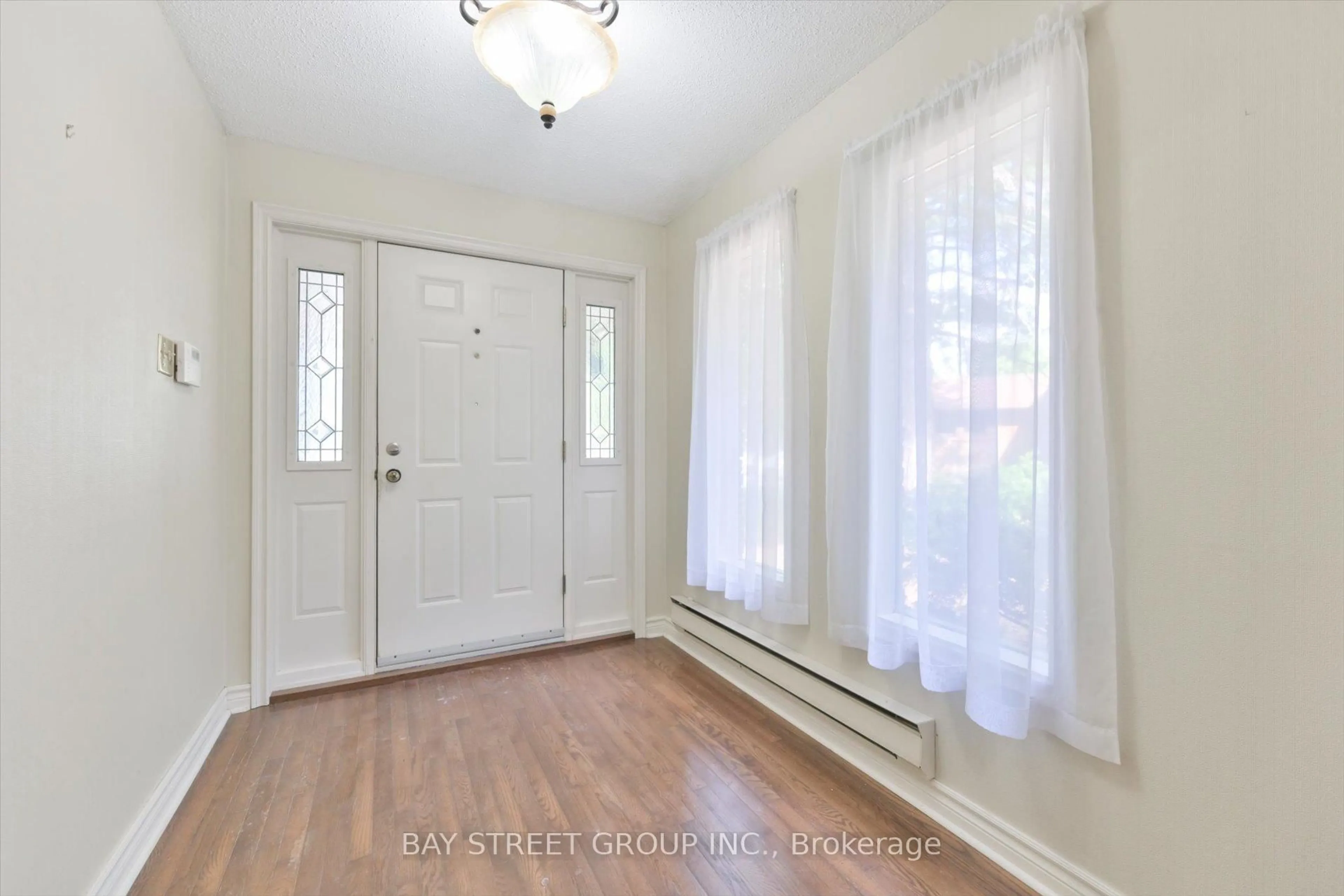 Indoor entryway for 33 Kilchurn Castle Dr, Toronto Ontario M1T 2W3