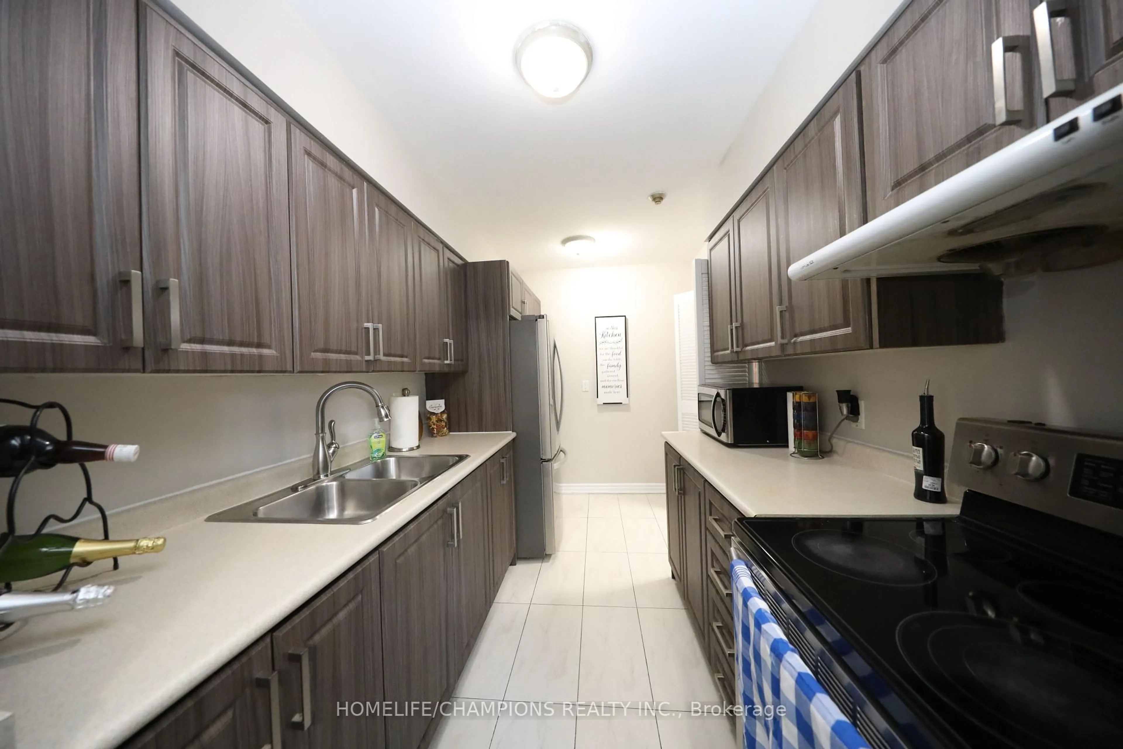 Standard kitchen, ceramic/tile floor for 100 Prudential Dr #104, Toronto Ontario M1P 4V4