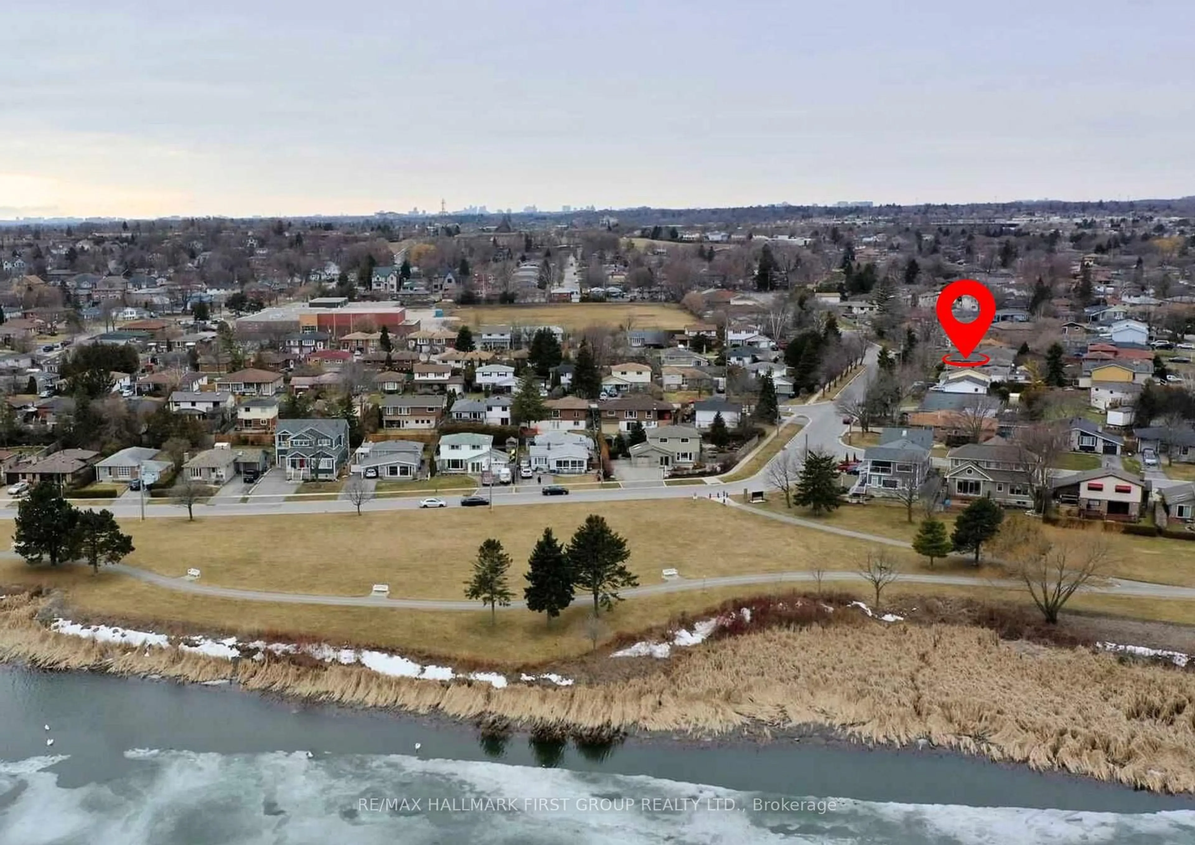 A pic from outside/outdoor area/front of a property/back of a property/a pic from drone, water/lake/river/ocean view for 731 Breezy Dr, Pickering Ontario L1W 2X6