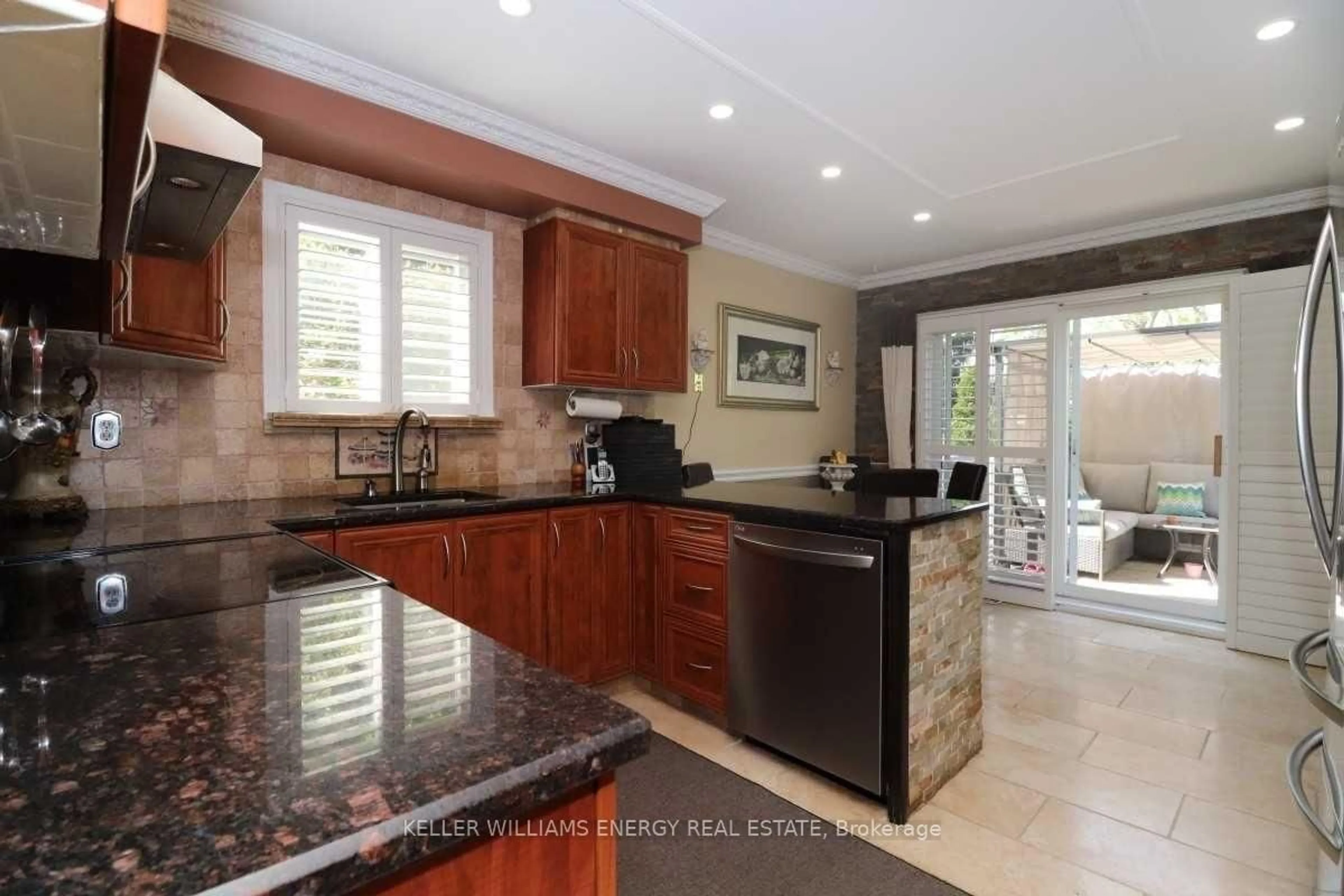 Open concept kitchen, ceramic/tile floor for 2271 Wildwood Cres, Pickering Ontario L1X 2R7