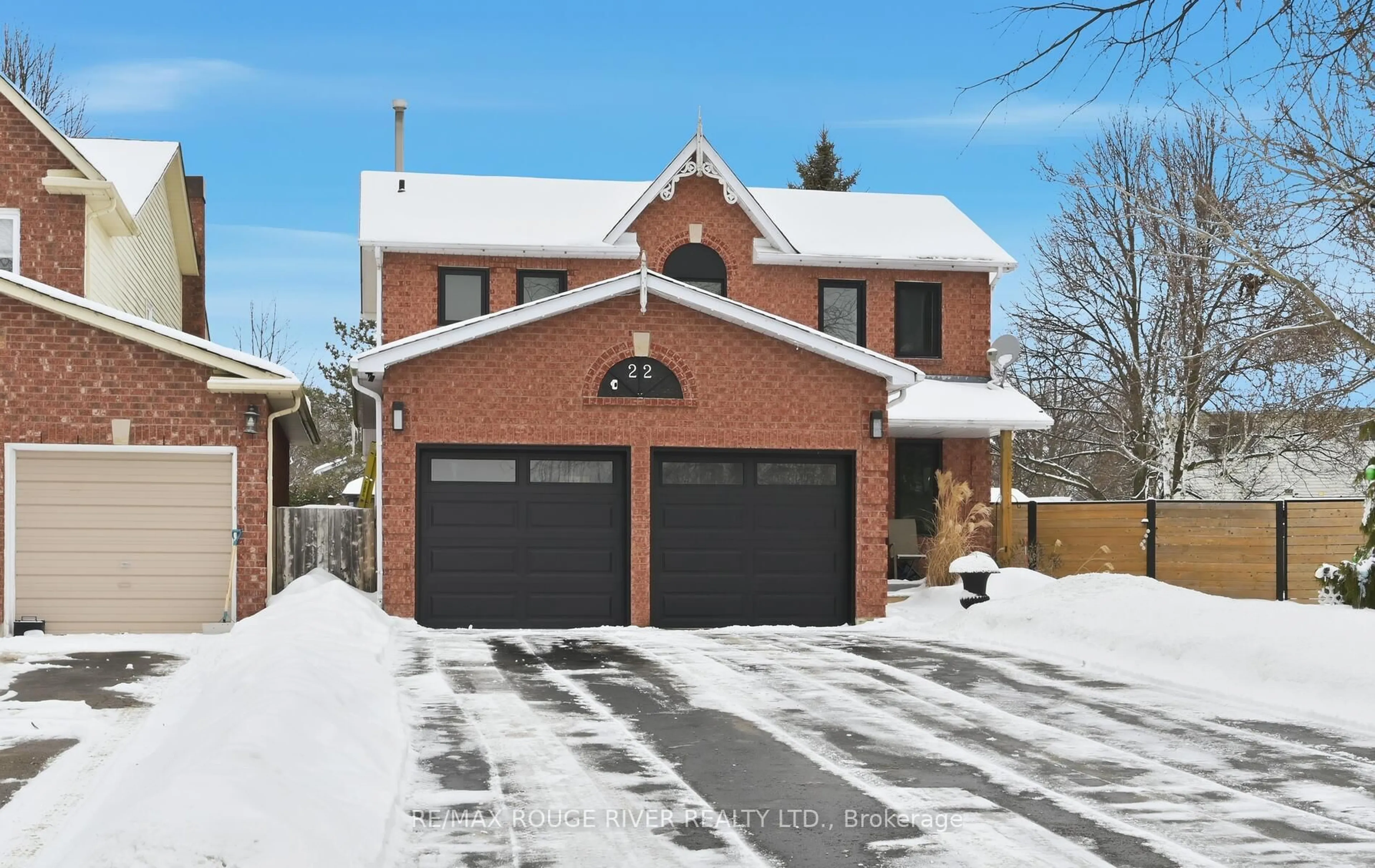 Home with brick exterior material, street for 22 Royal Pines Crt, Clarington Ontario L1C 4P4