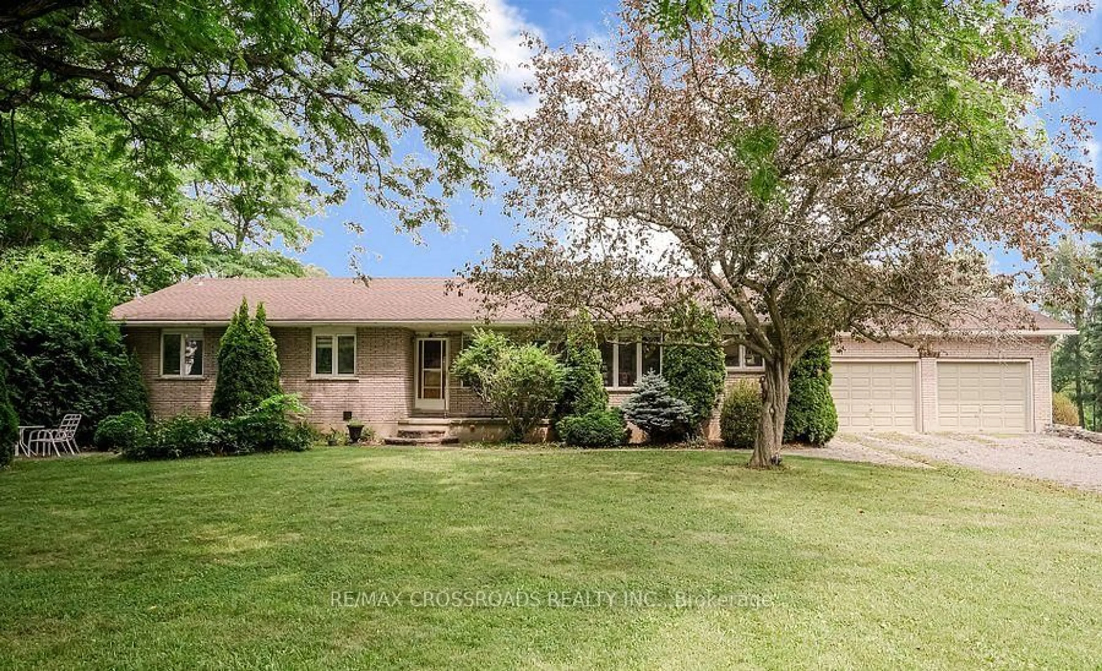 A pic from outside/outdoor area/front of a property/back of a property/a pic from drone, street for 2292 Baseline Rd, Clarington Ontario L1C 0Y1