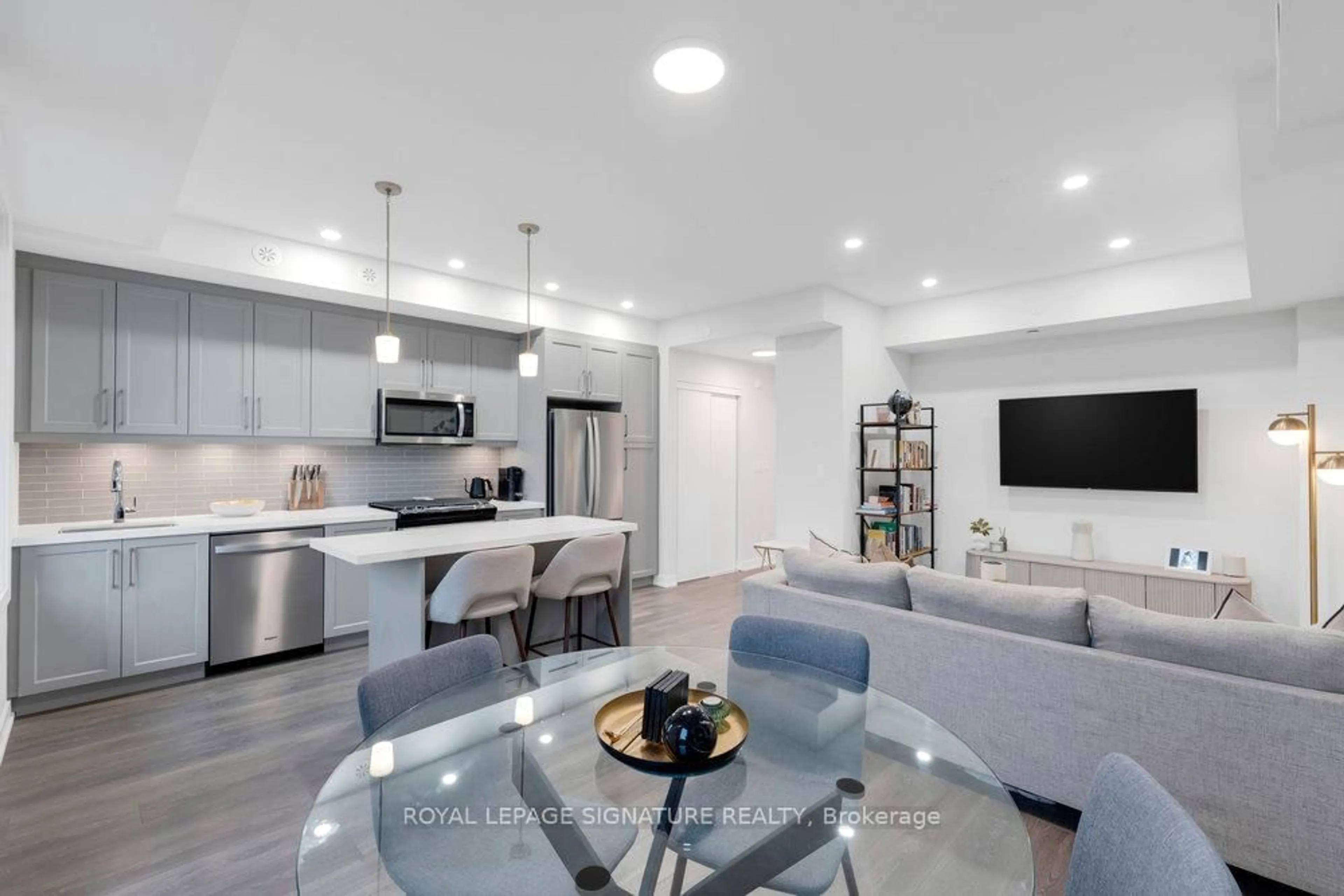 Open concept kitchen, ceramic/tile floor for 1467 O'Connor Dr #4, Toronto Ontario M4B 0A7