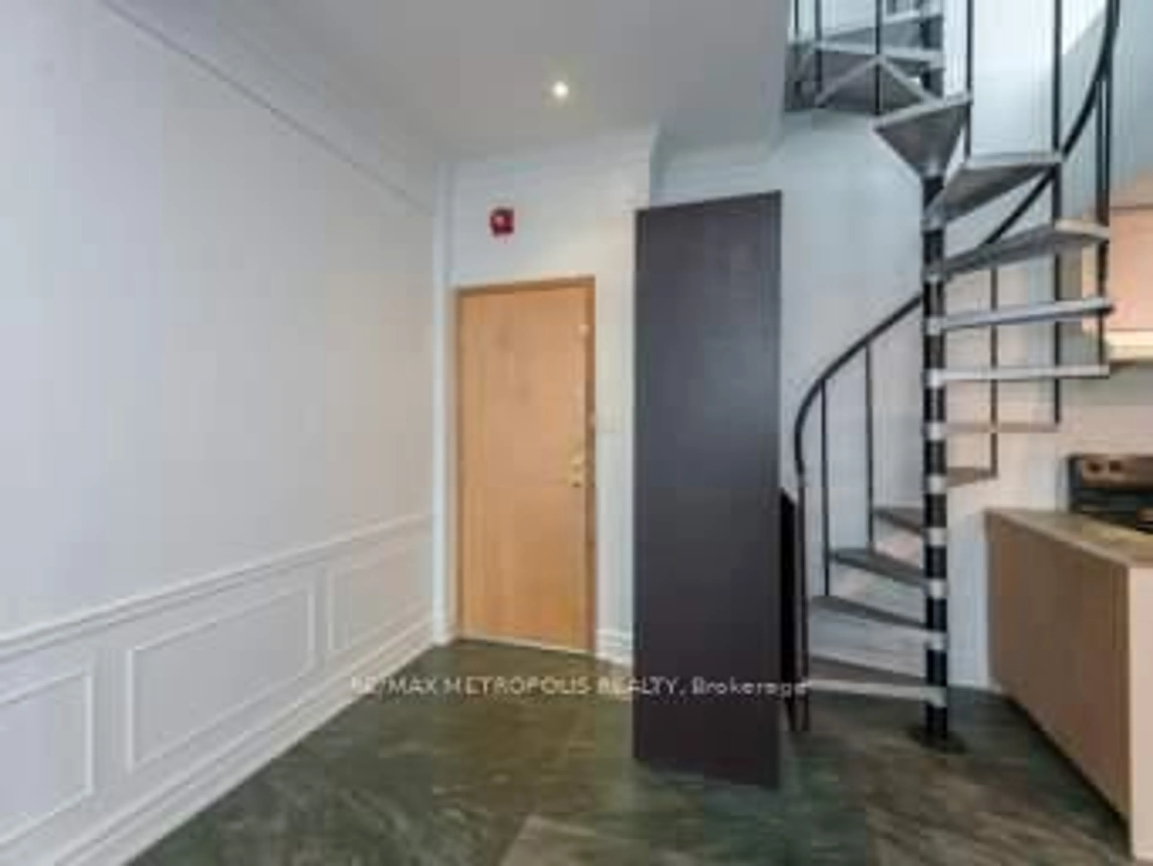 Indoor foyer for 39 Kimbercroft Crt #PH810, Toronto Ontario M1S 5B5