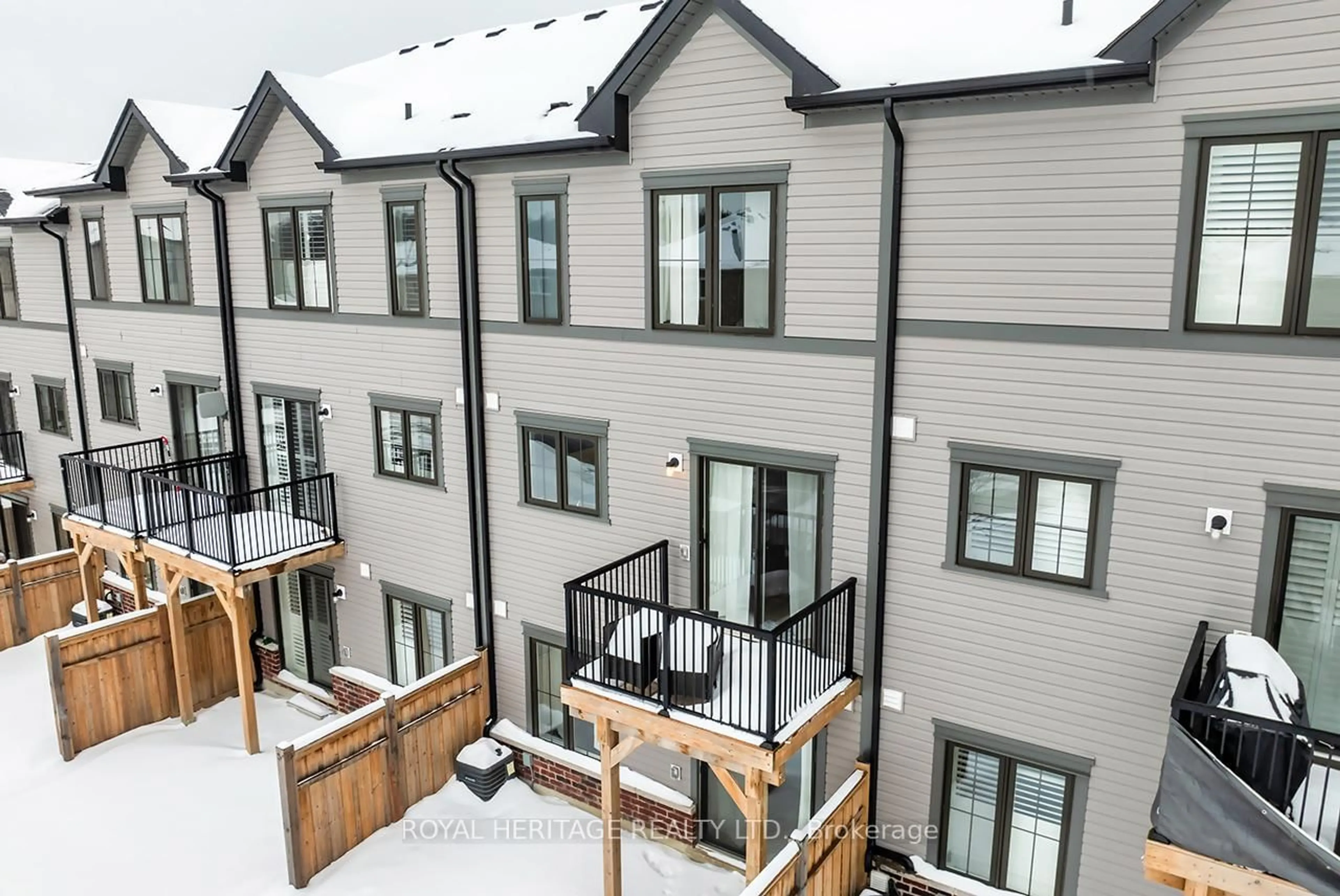 Patio, unknown for 5 Loana Lane, Clarington Ontario L1C 7G9