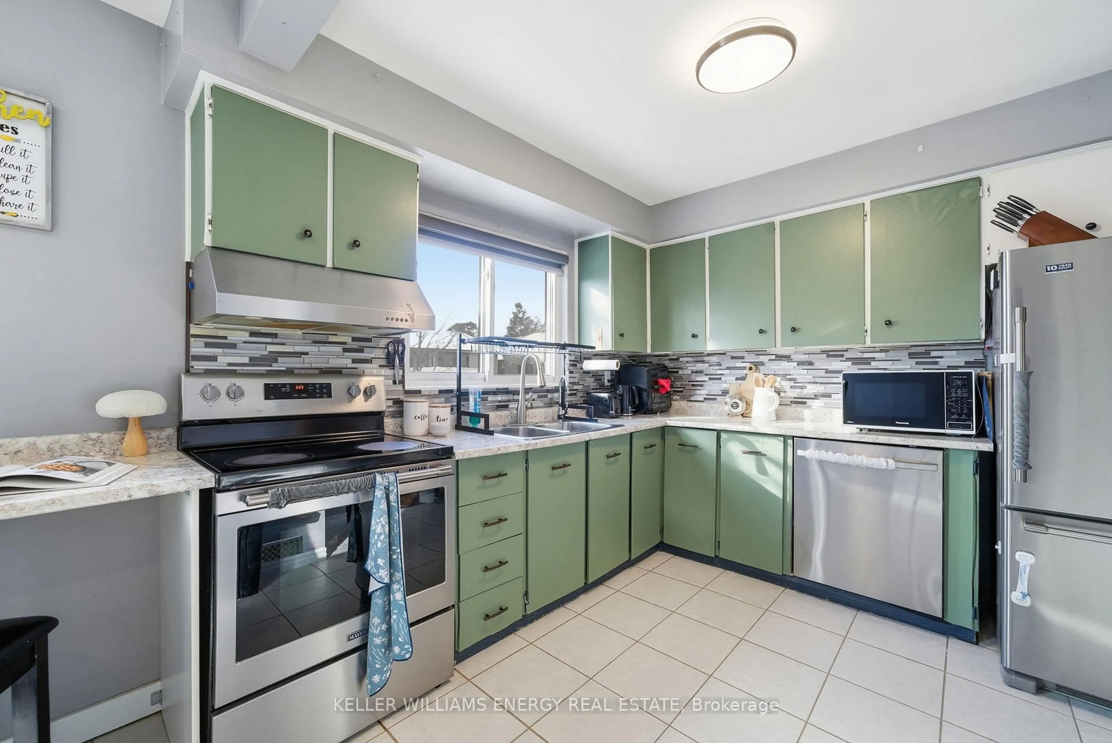 Standard kitchen, ceramic/tile floor for 220 Ormond Dr #W28, Oshawa Ontario L1G 6T5