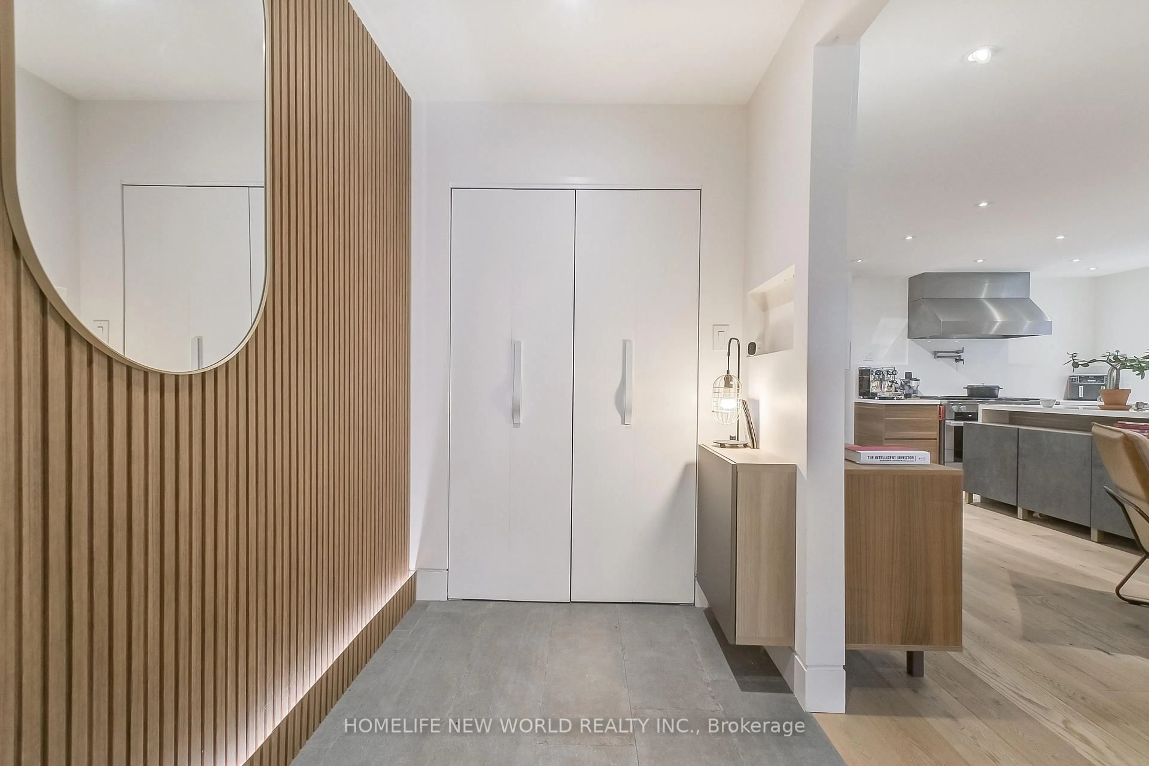 Indoor entryway for 59 Bobmar Rd, Toronto Ontario M1C 1C8