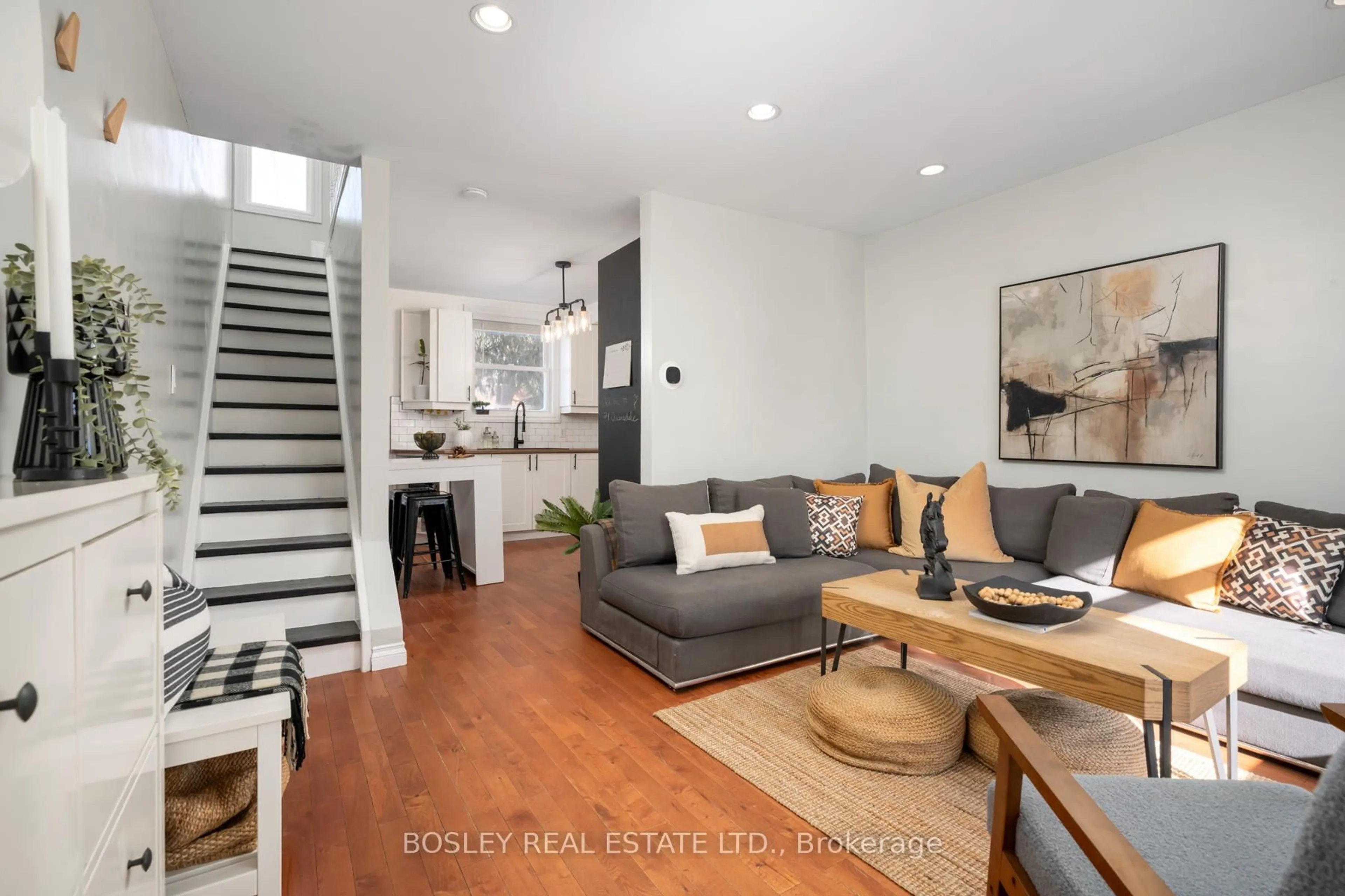 Living room with furniture, unknown for 24 Queensdale Ave, Toronto Ontario M4J 1X9