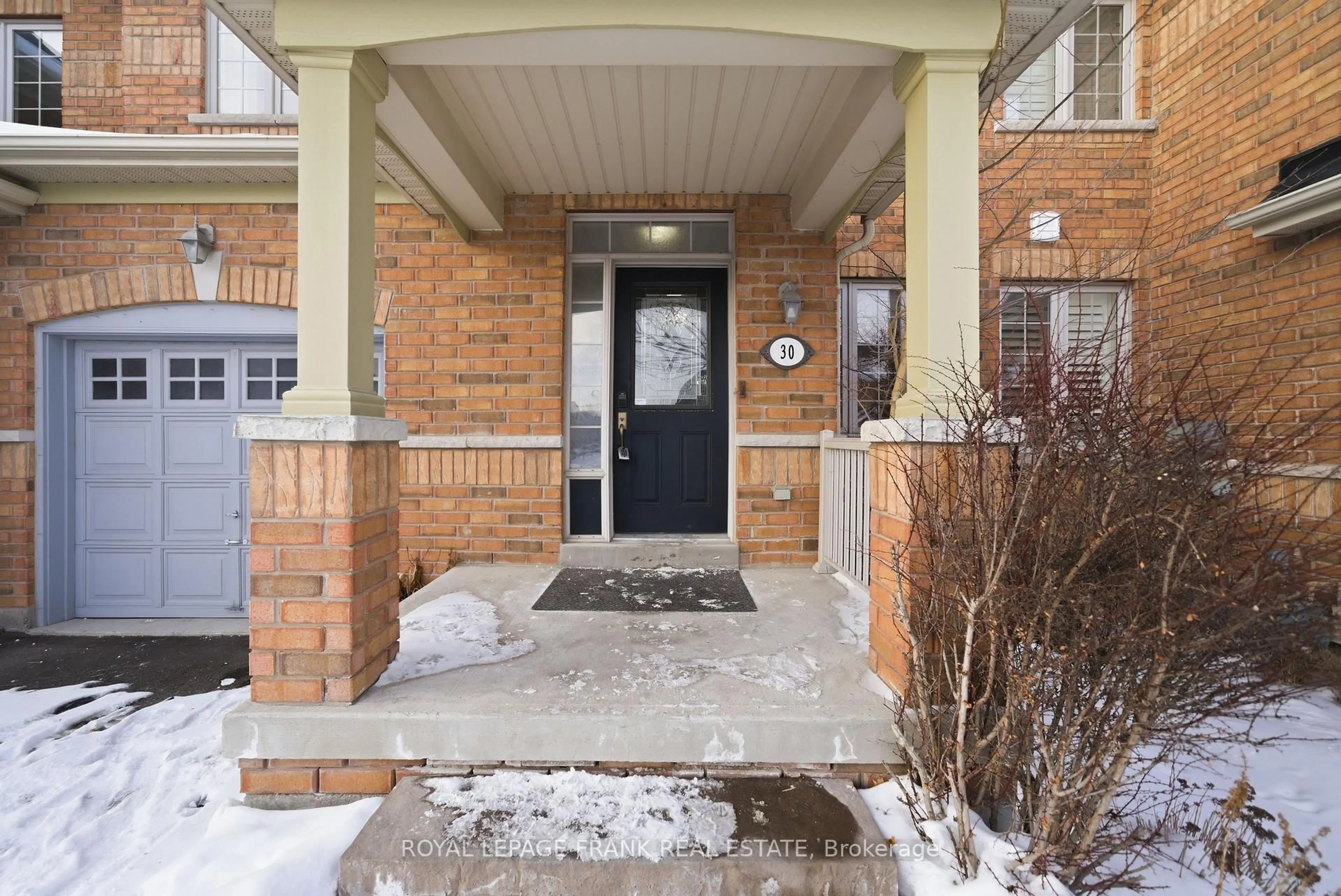 Indoor entryway for 30 Westport Dr, Whitby Ontario L1R 0J3
