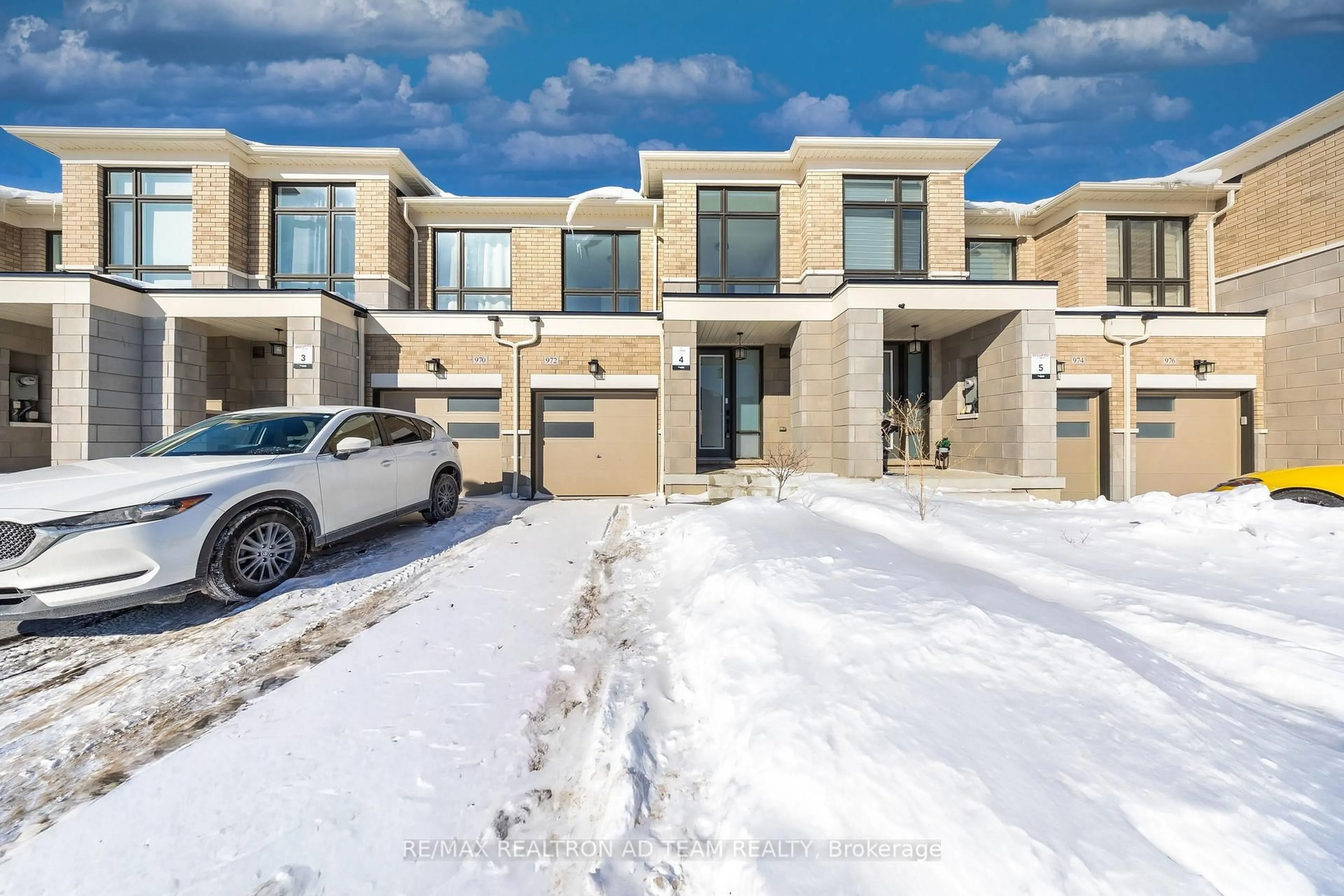 Unknown for 972 Crowsnest Hollow Ave, Pickering Ontario L1X 0P4