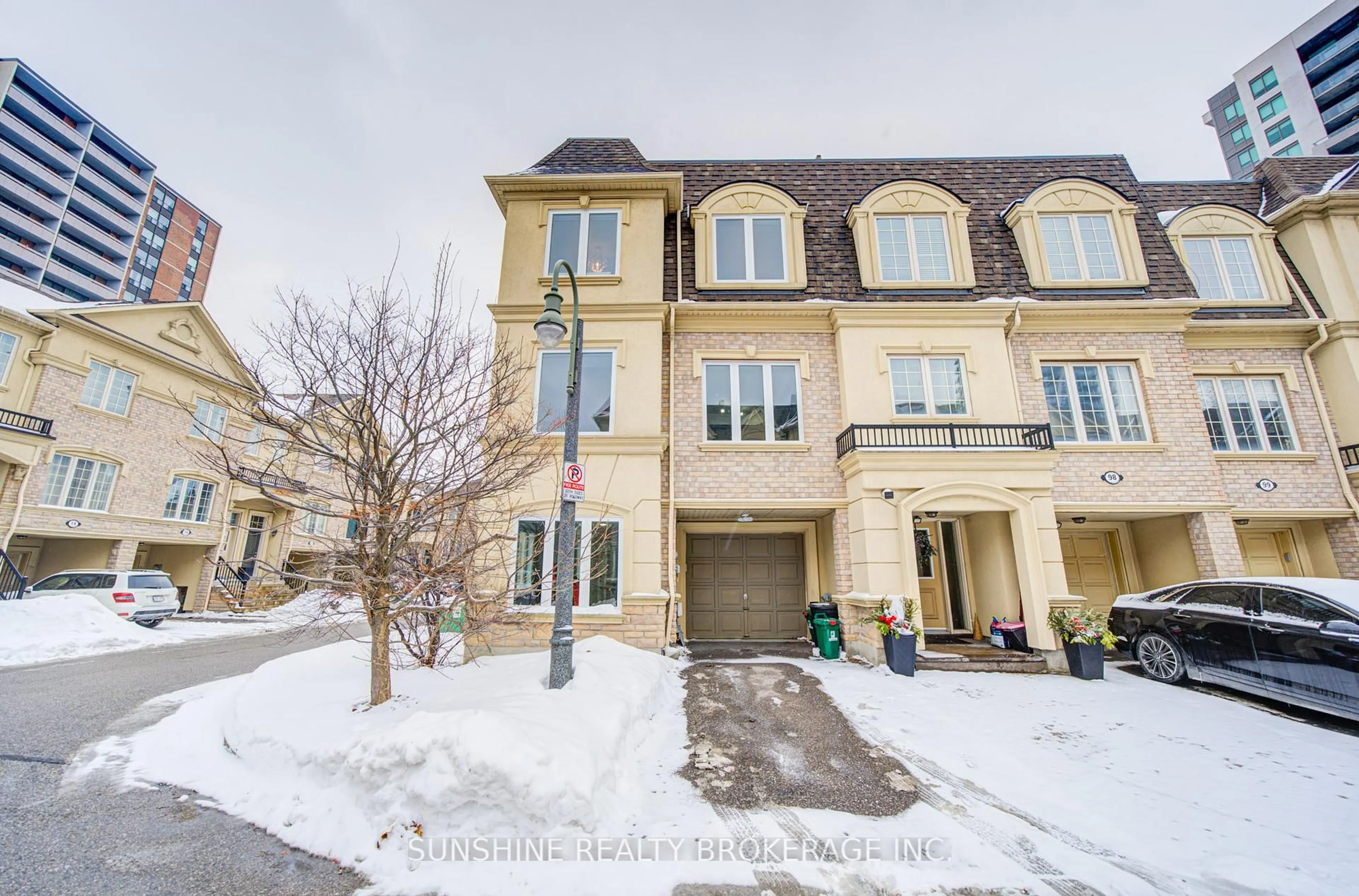 A pic from outside/outdoor area/front of a property/back of a property/a pic from drone, street for 1250 St. Martins Dr #97, Pickering Ontario L1W 0A2