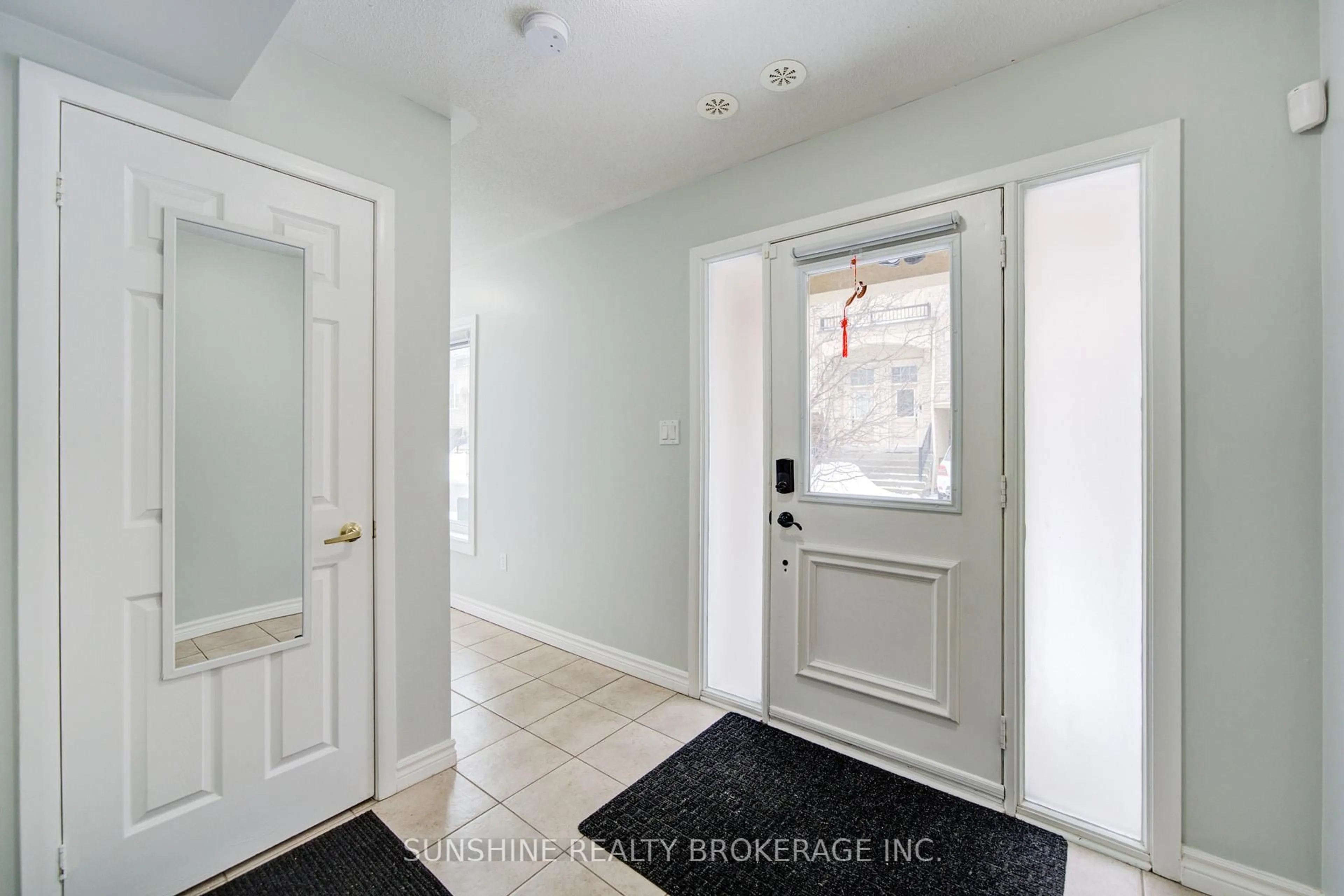 Indoor entryway for 1250 St. Martins Dr #97, Pickering Ontario L1W 0A2
