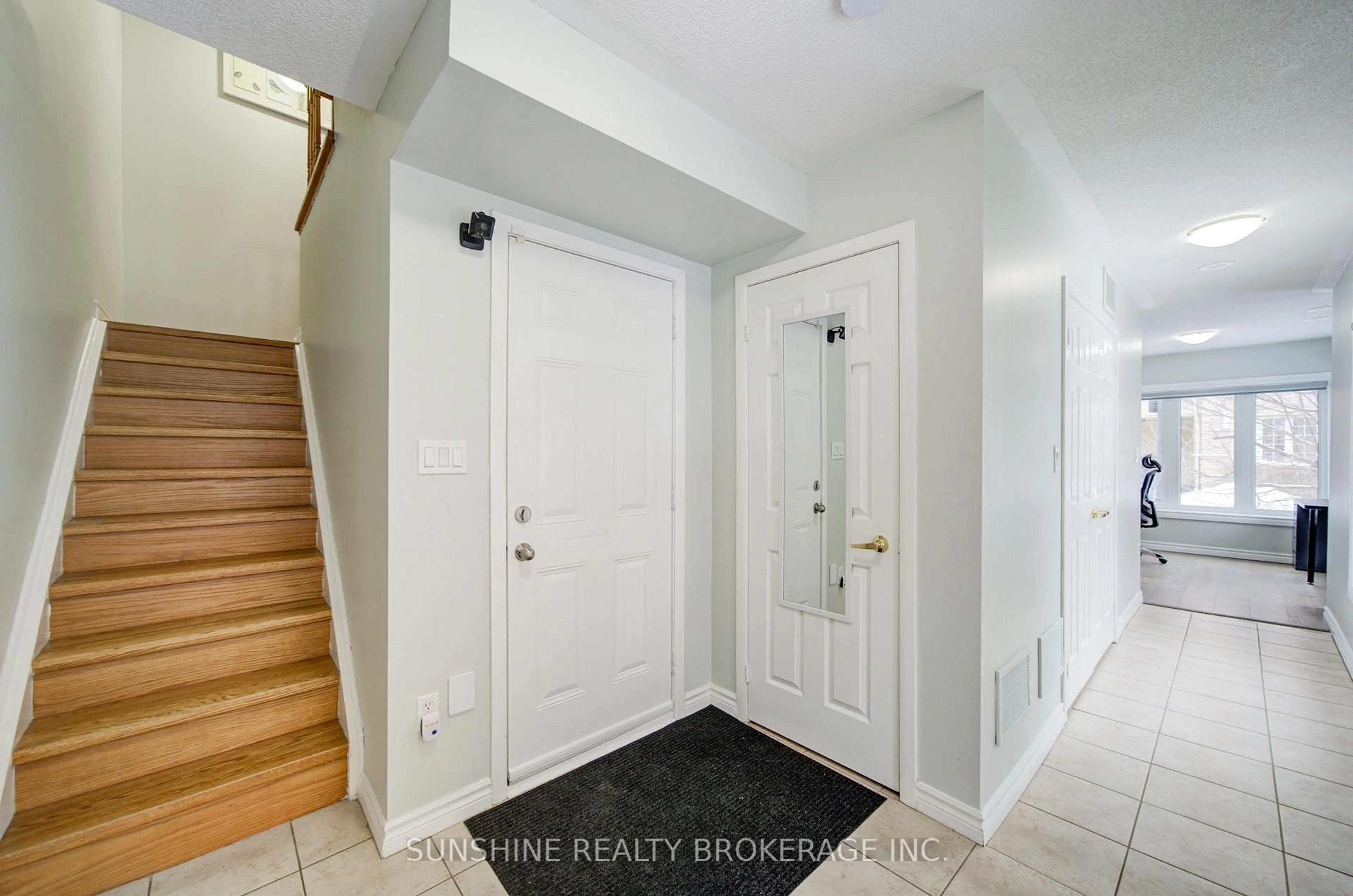 Indoor entryway for 1250 St. Martins Dr #97, Pickering Ontario L1W 0A2