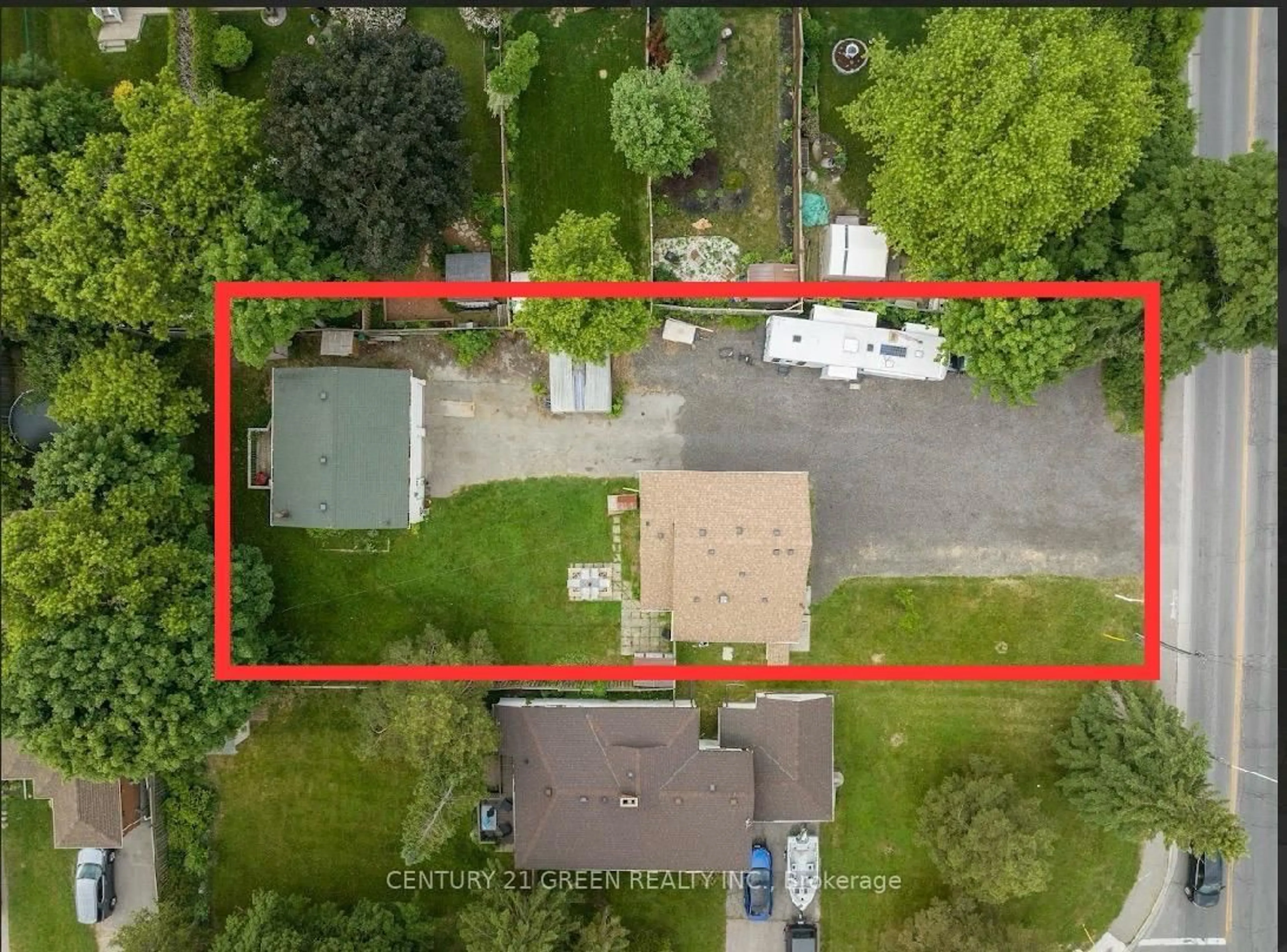 A pic from outside/outdoor area/front of a property/back of a property/a pic from drone, street for 3012 Courtice Rd, Clarington Ontario L1E 2H8