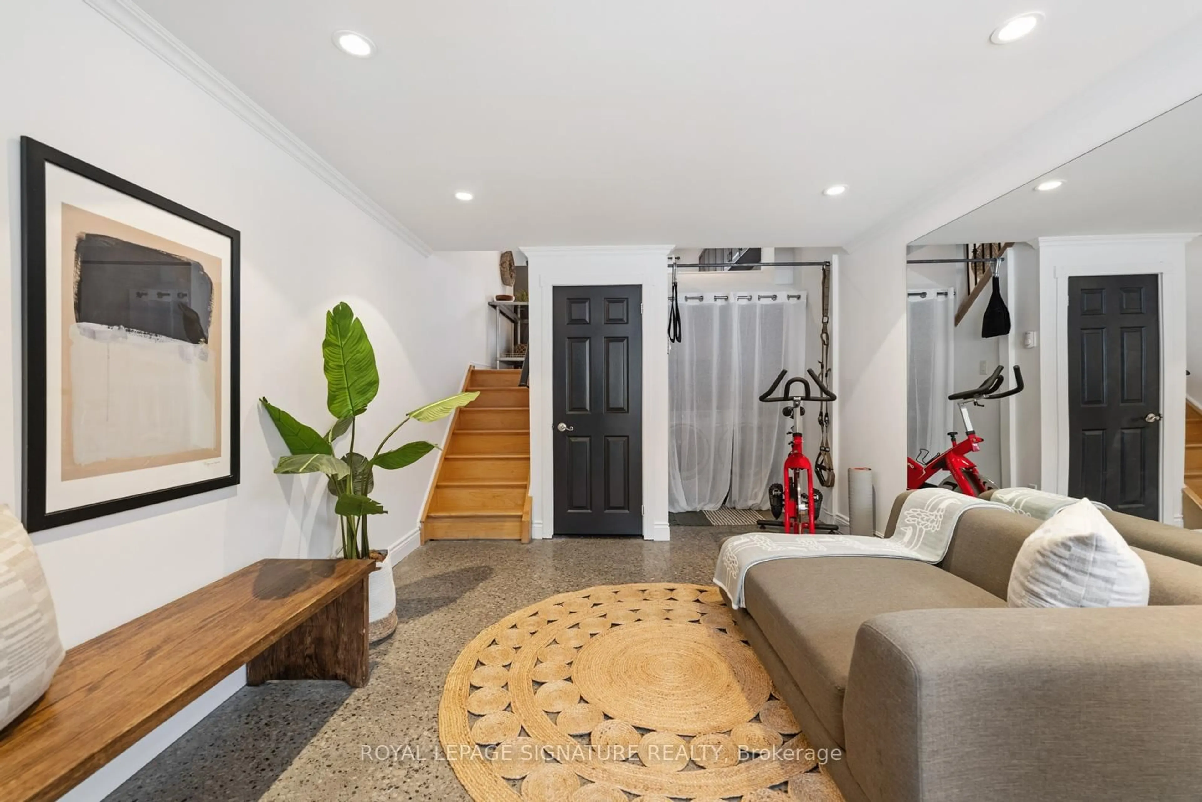 Indoor entryway for 1666 Queen St #9, Toronto Ontario M4L 1G3