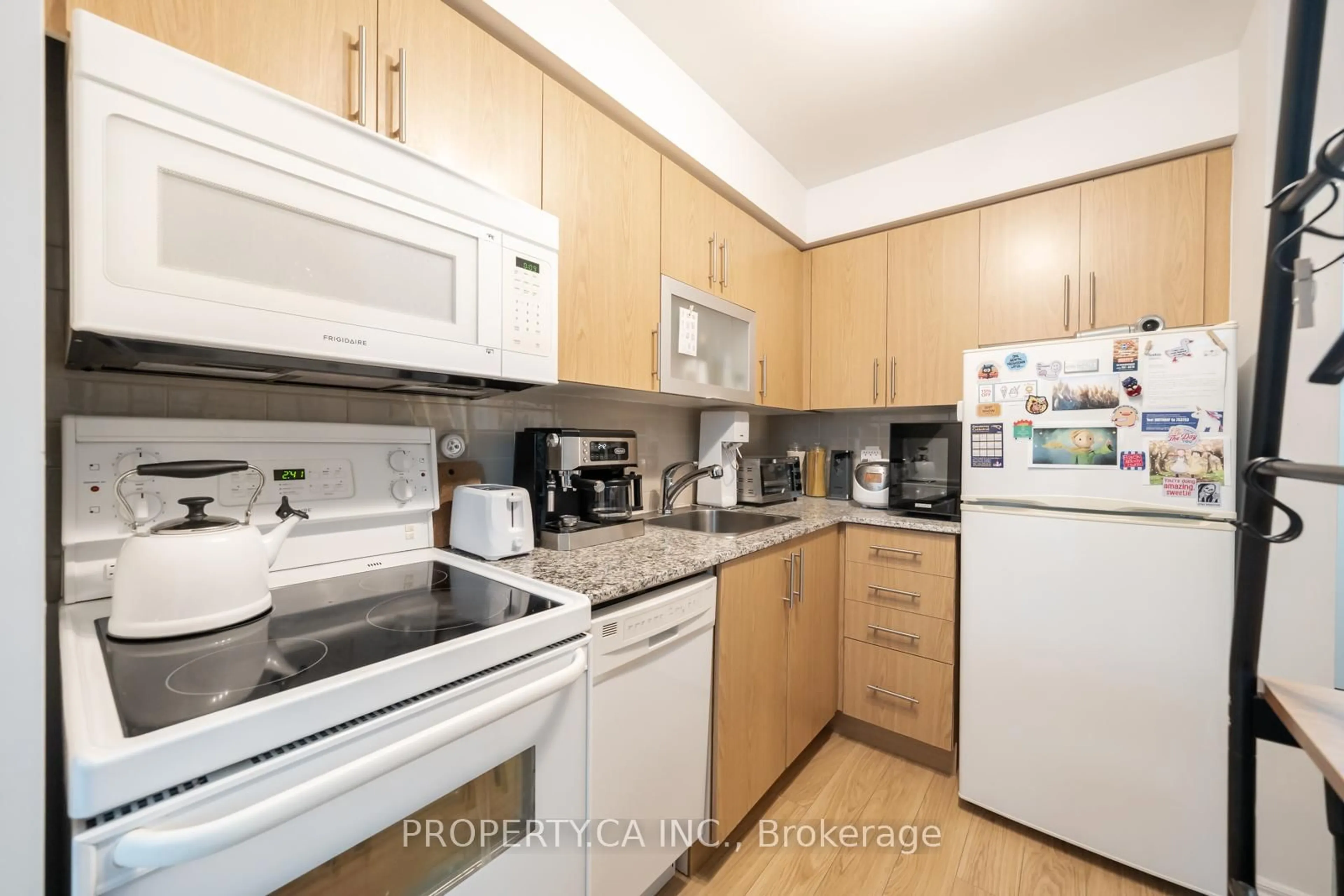 Standard kitchen, unknown for 50 Town Centre Crt #605, Toronto Ontario M1P 0A9