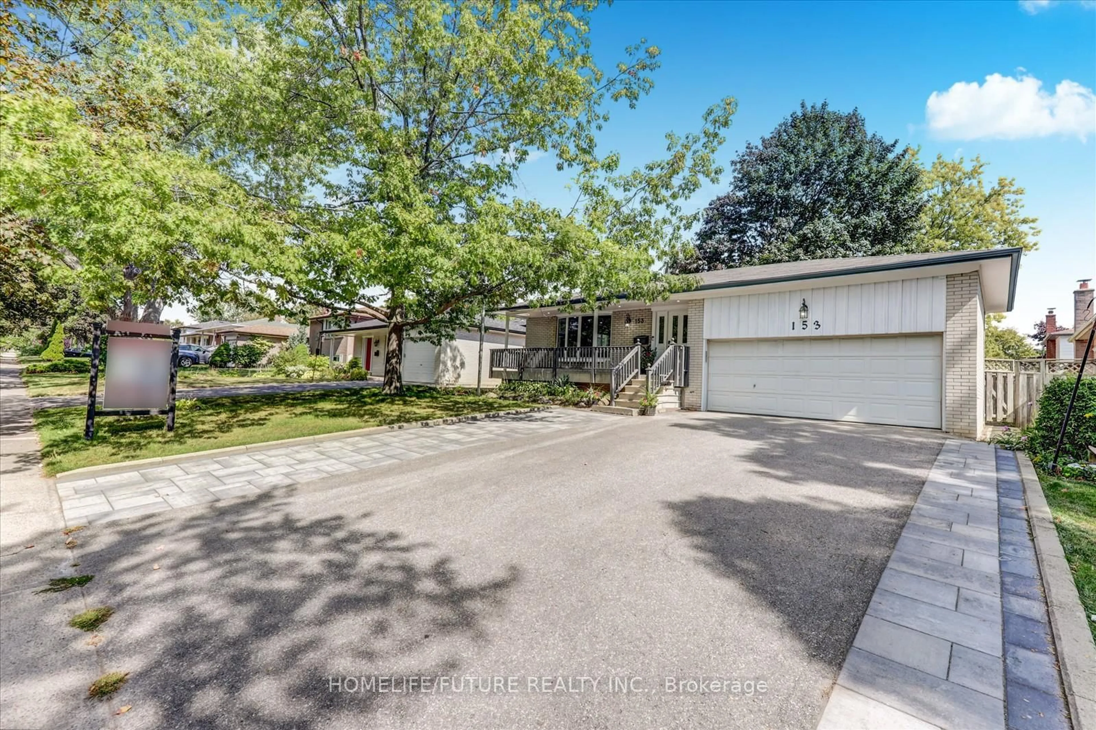 A pic from outside/outdoor area/front of a property/back of a property/a pic from drone, street for 153 Centennial Rd, Toronto Ontario M1C 1Z8