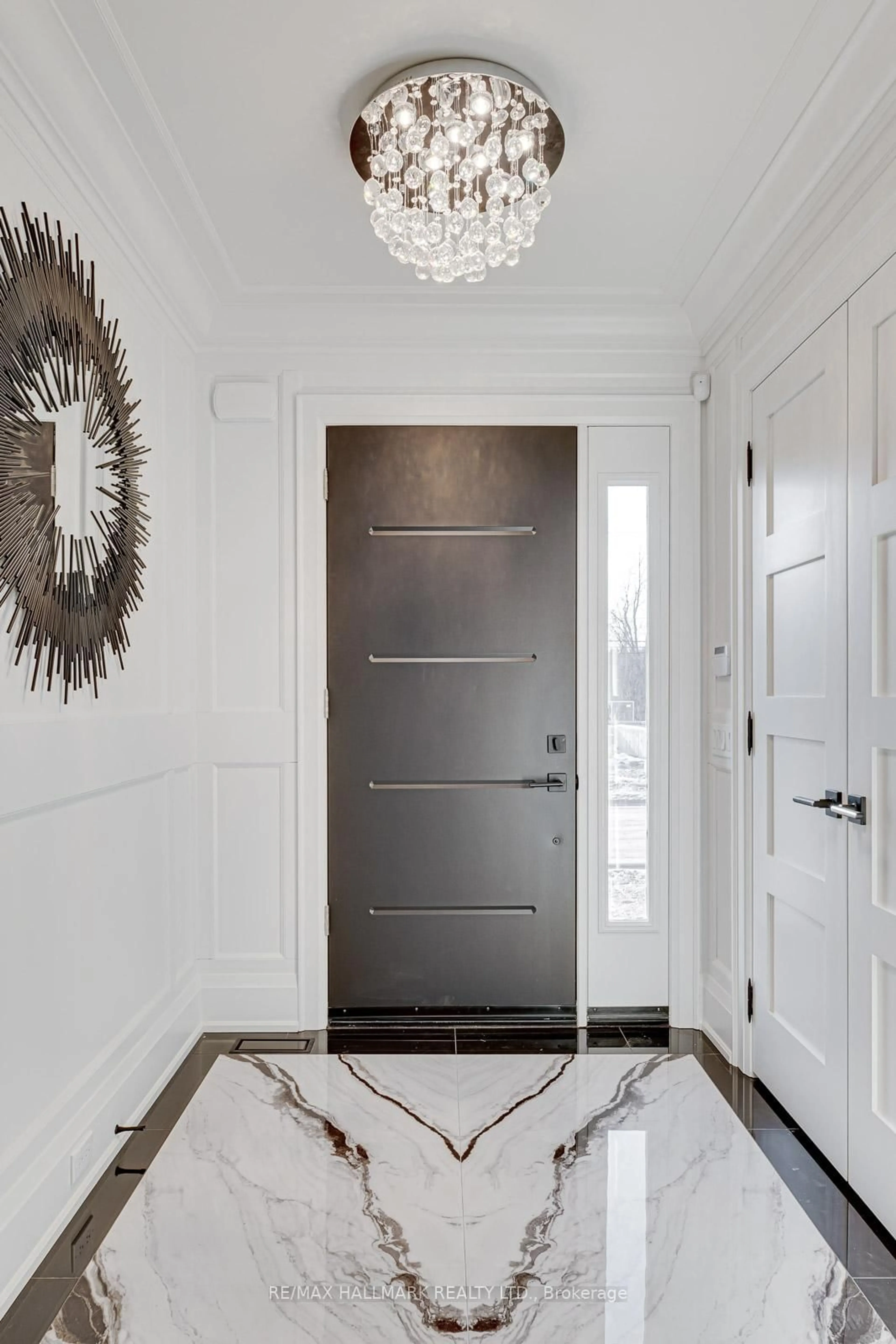 Indoor entryway for 1802 Stallion Chse, Pickering Ontario L1V 0E7