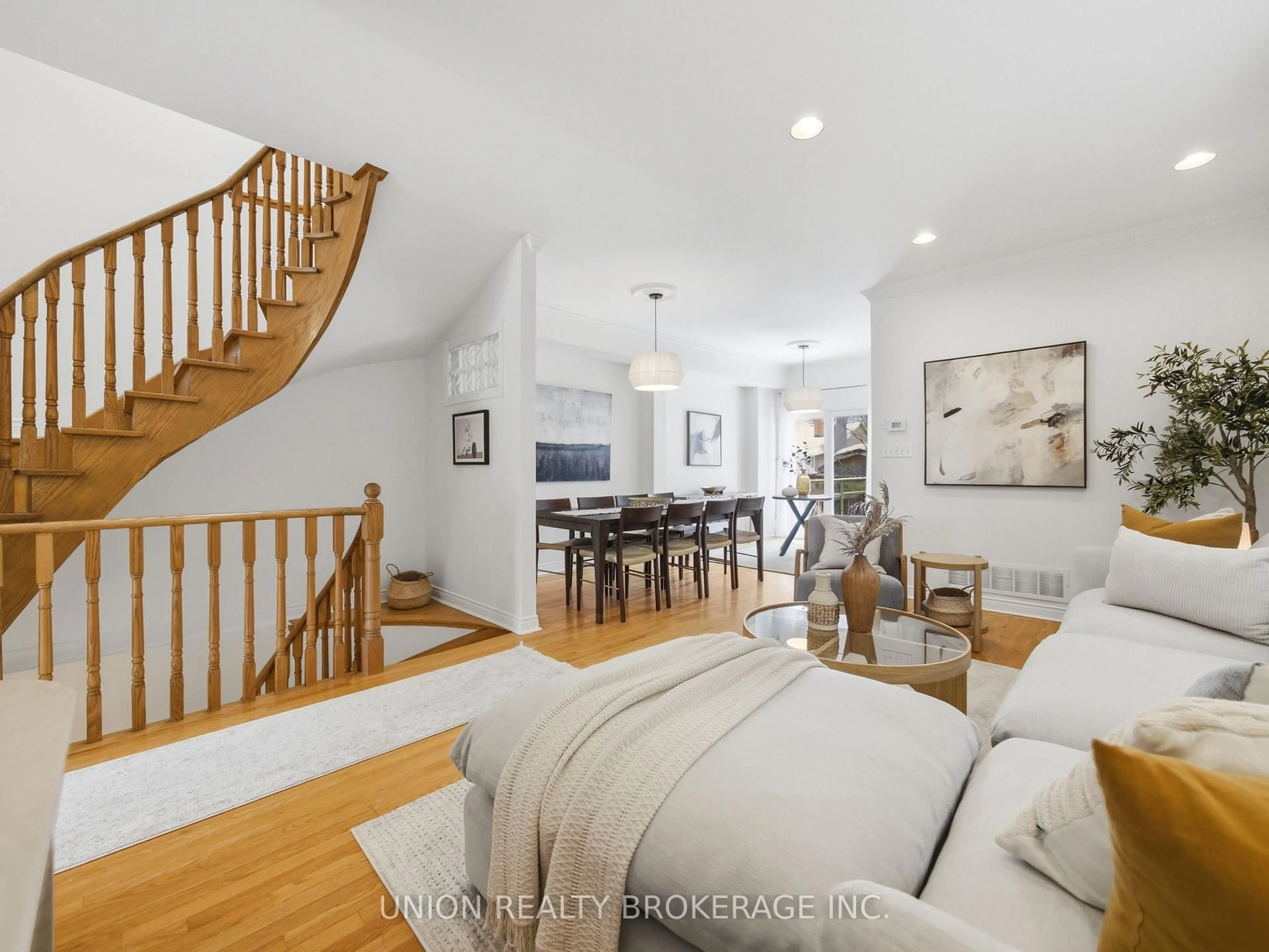 Living room with furniture, unknown for 69 Queensbury Ave, Toronto Ontario M1N 2X8