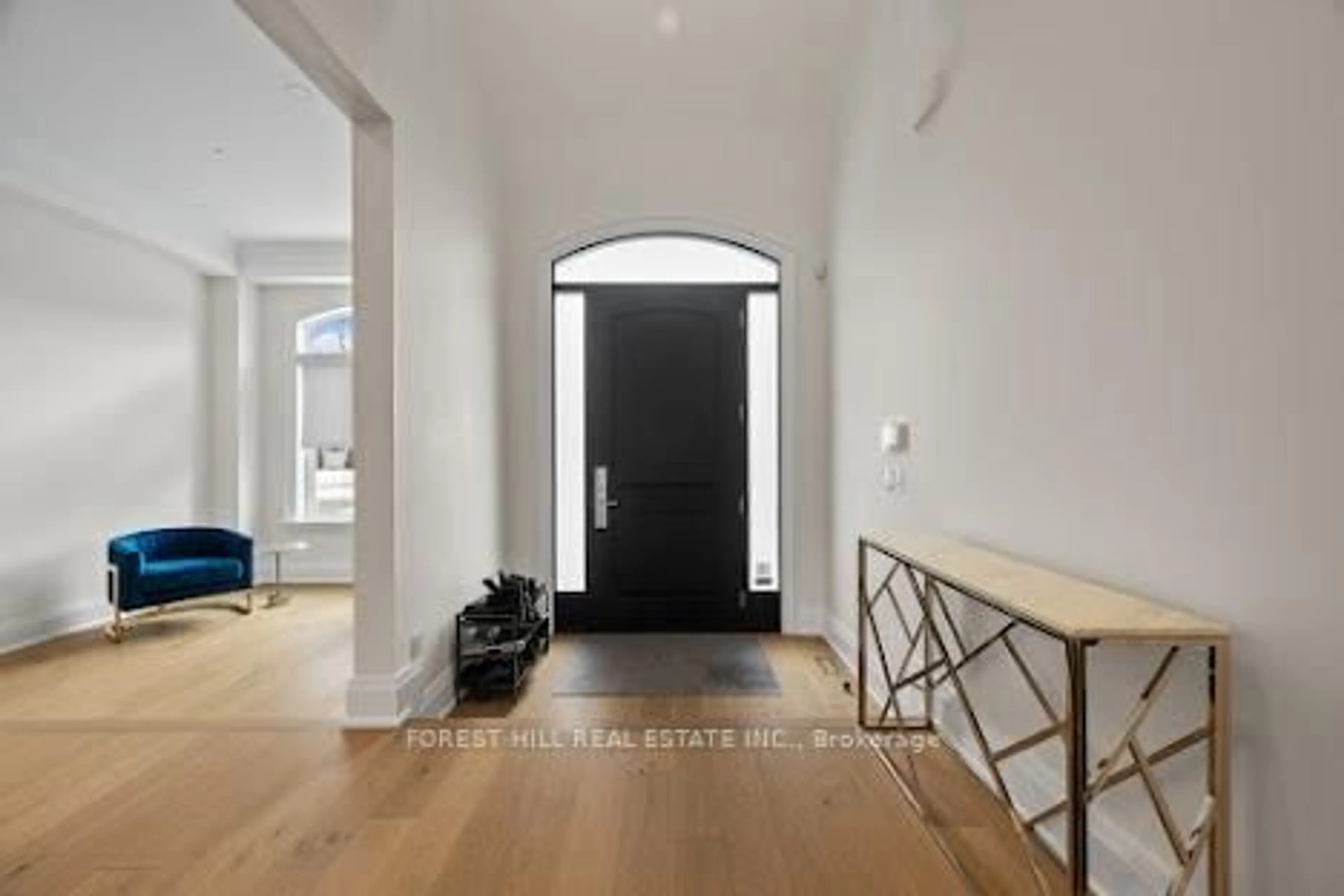 Indoor entryway for 2540 St Clair Ave, Toronto Ontario M4B 1M1