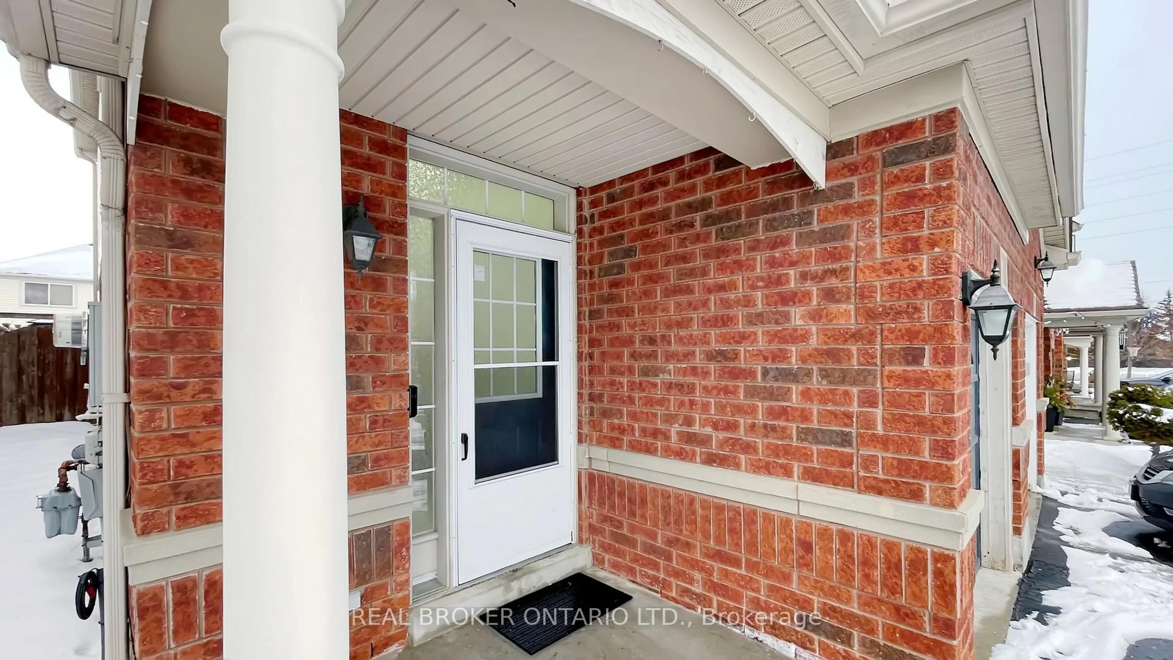 Indoor entryway for 51 Unsworth Cres, Ajax Ontario L1T 4X3