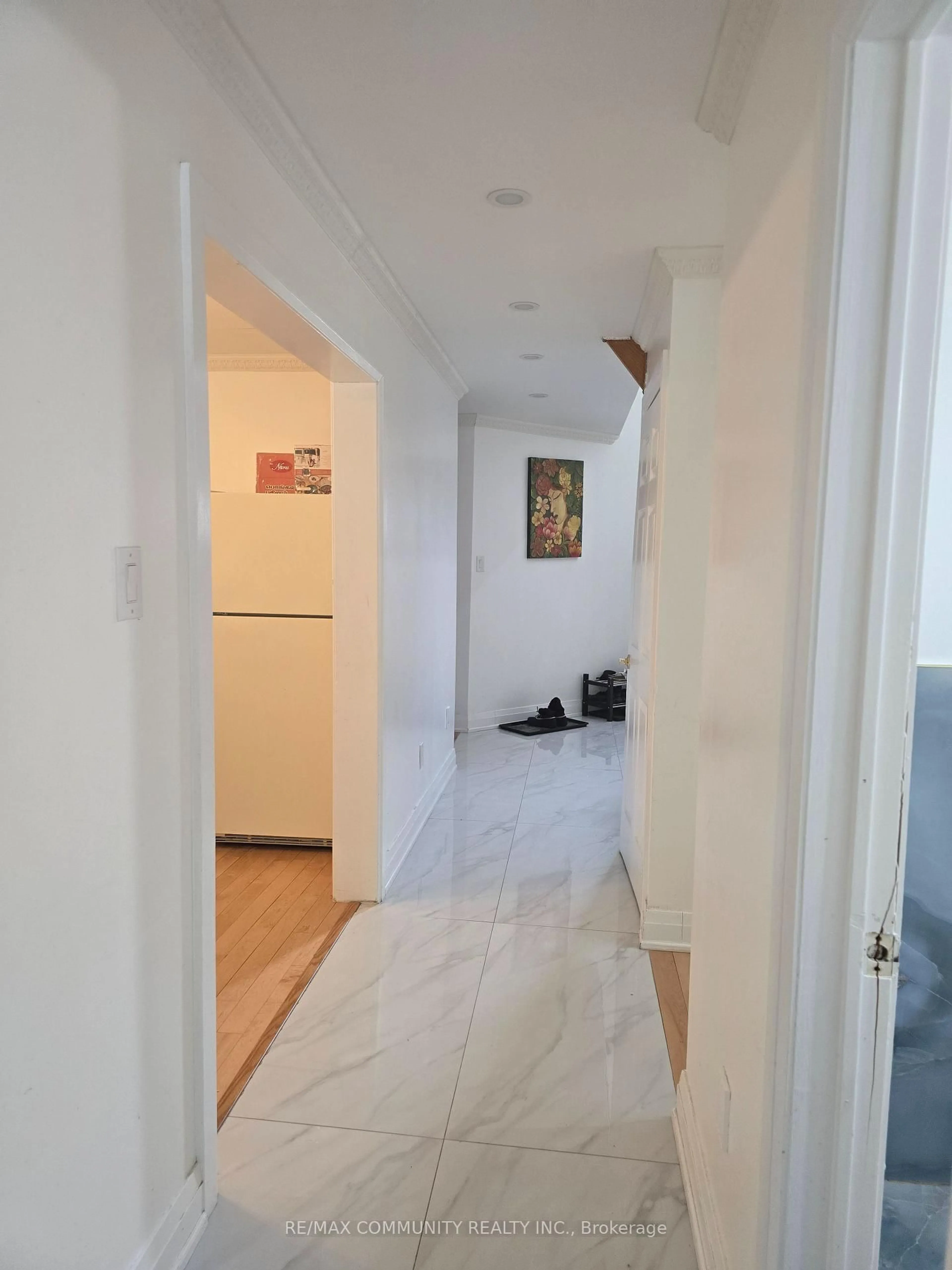 Unknown for 8 Carmichael Dr, Whitby Ontario L1N 9A4