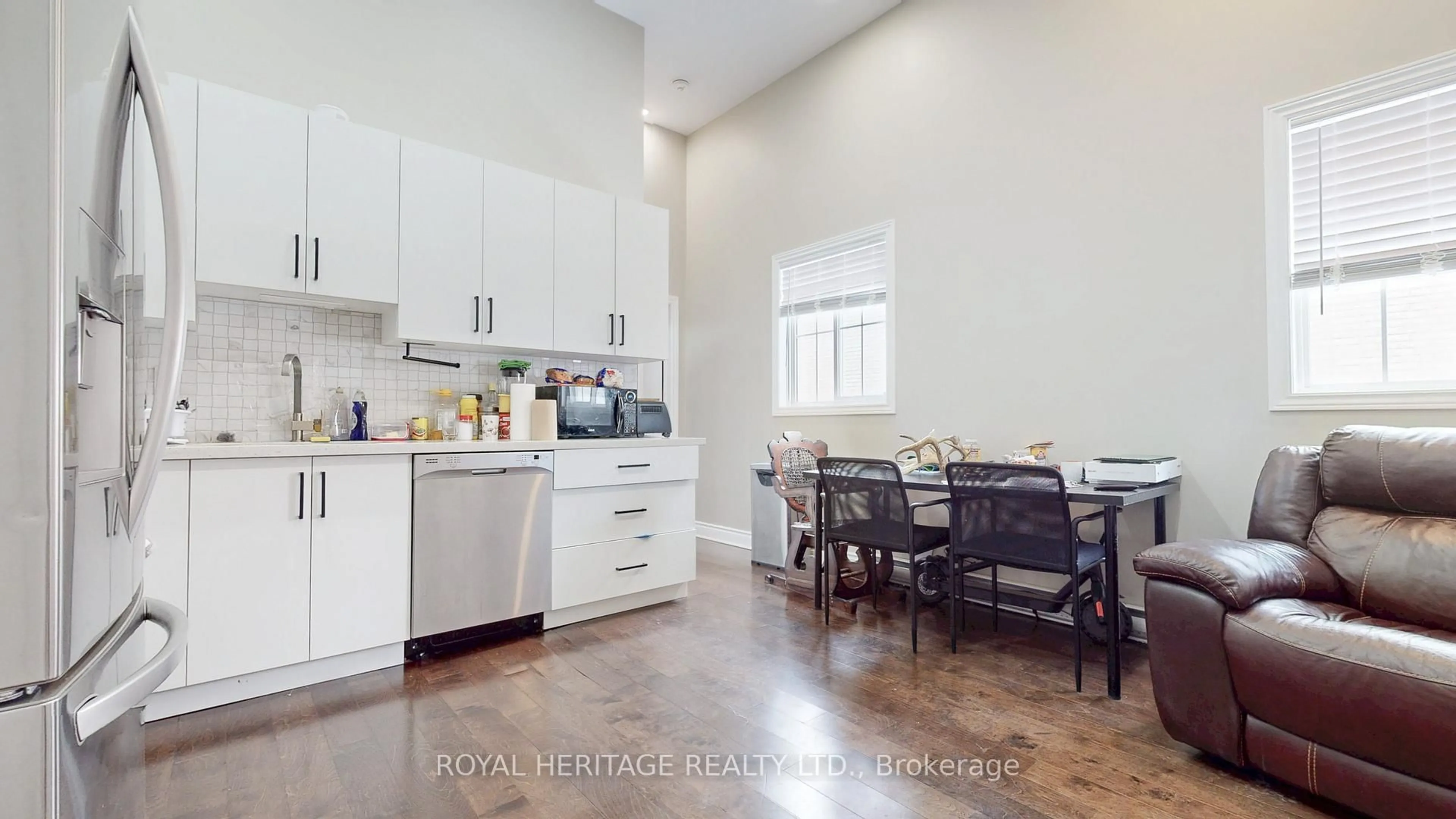 Open concept kitchen, unknown for 100 Cromwell Ave, Oshawa Ontario L1J 4T6