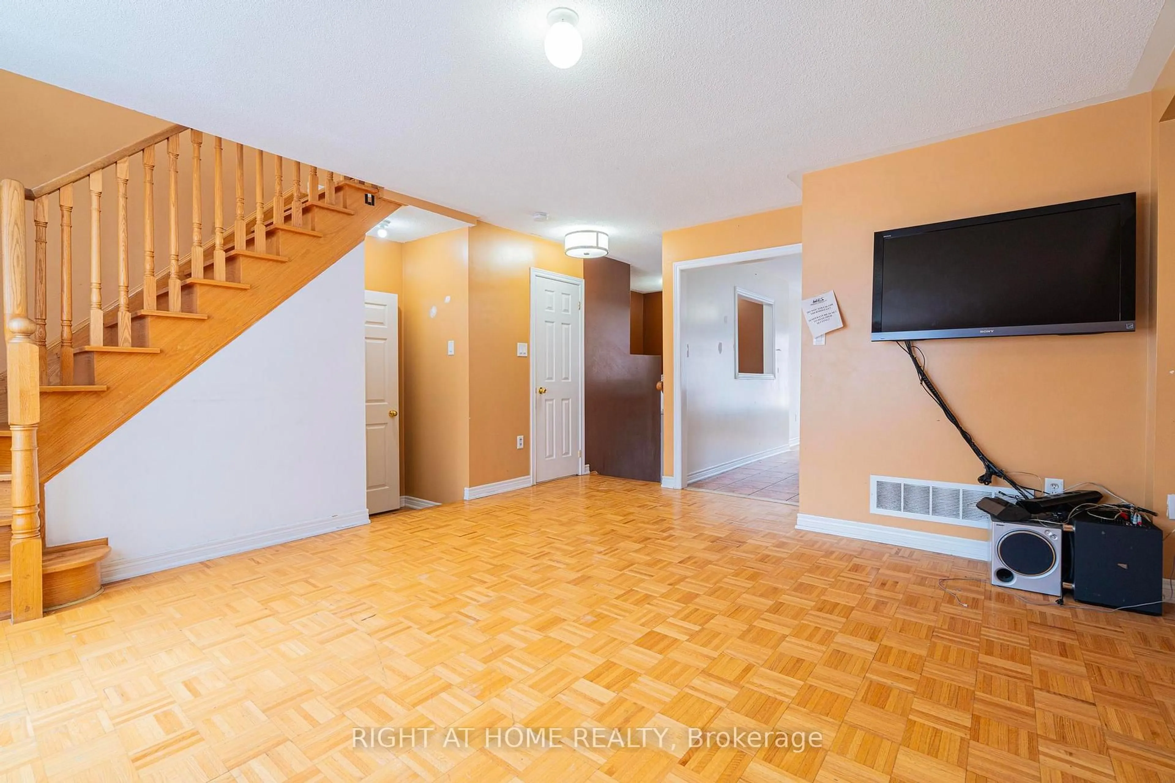 Indoor entryway for 23 Ignatius Lane, Toronto Ontario M1E 2M8