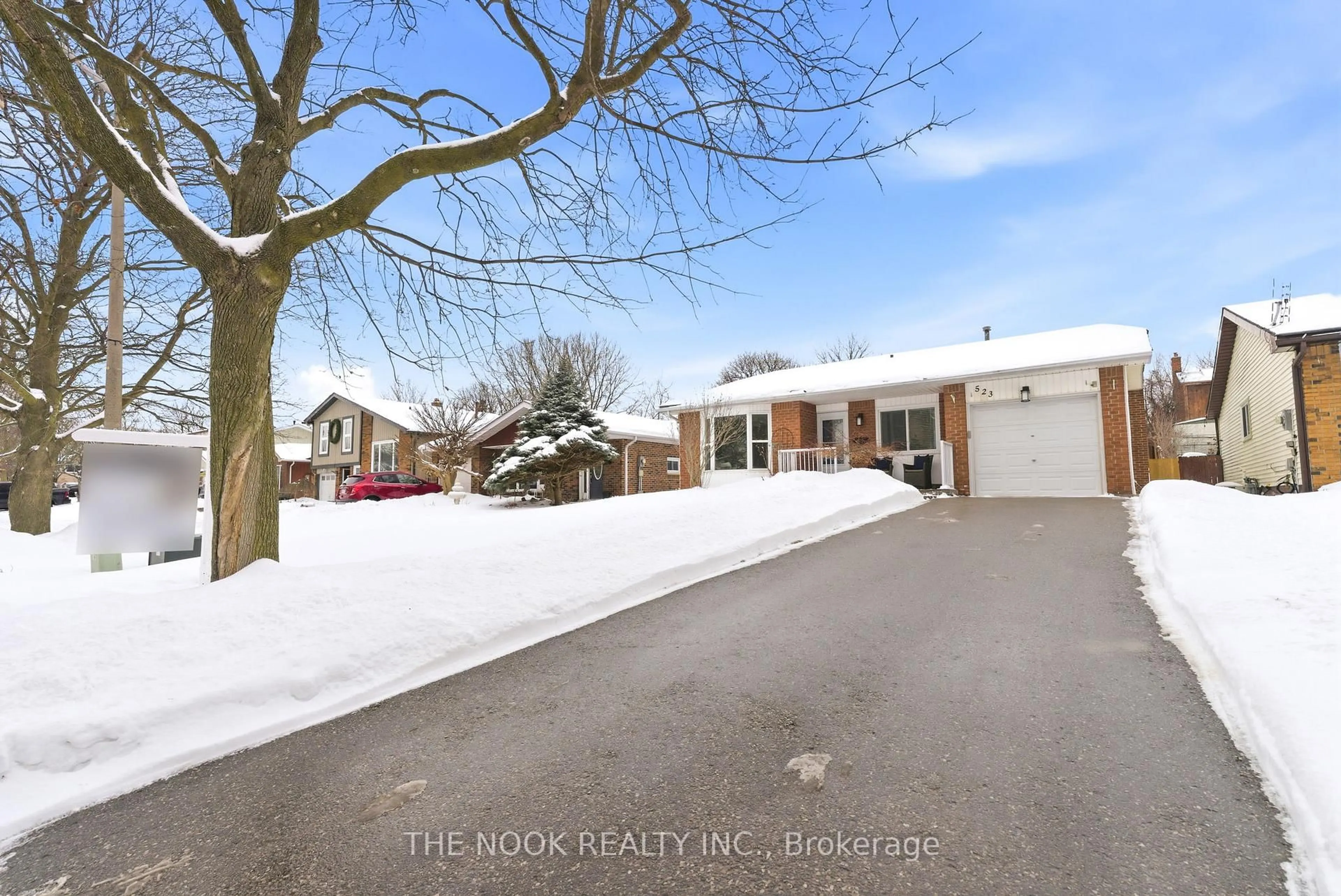A pic from outside/outdoor area/front of a property/back of a property/a pic from drone, street for 523 Cherryhill St, Oshawa Ontario L1H 7S1