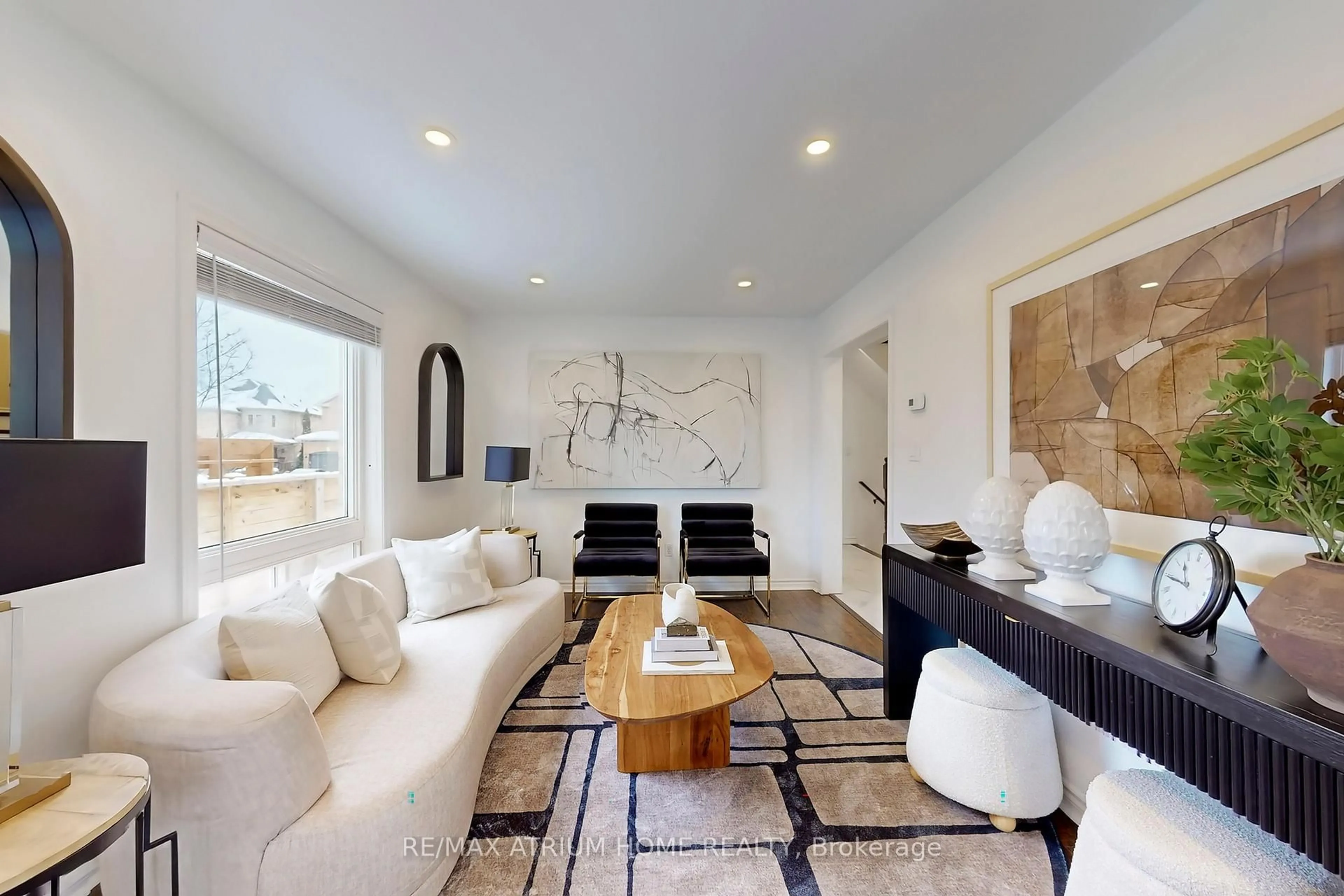 Living room with furniture, unknown for 24 Castle Green Dr, Whitby Ontario L1R 2P9