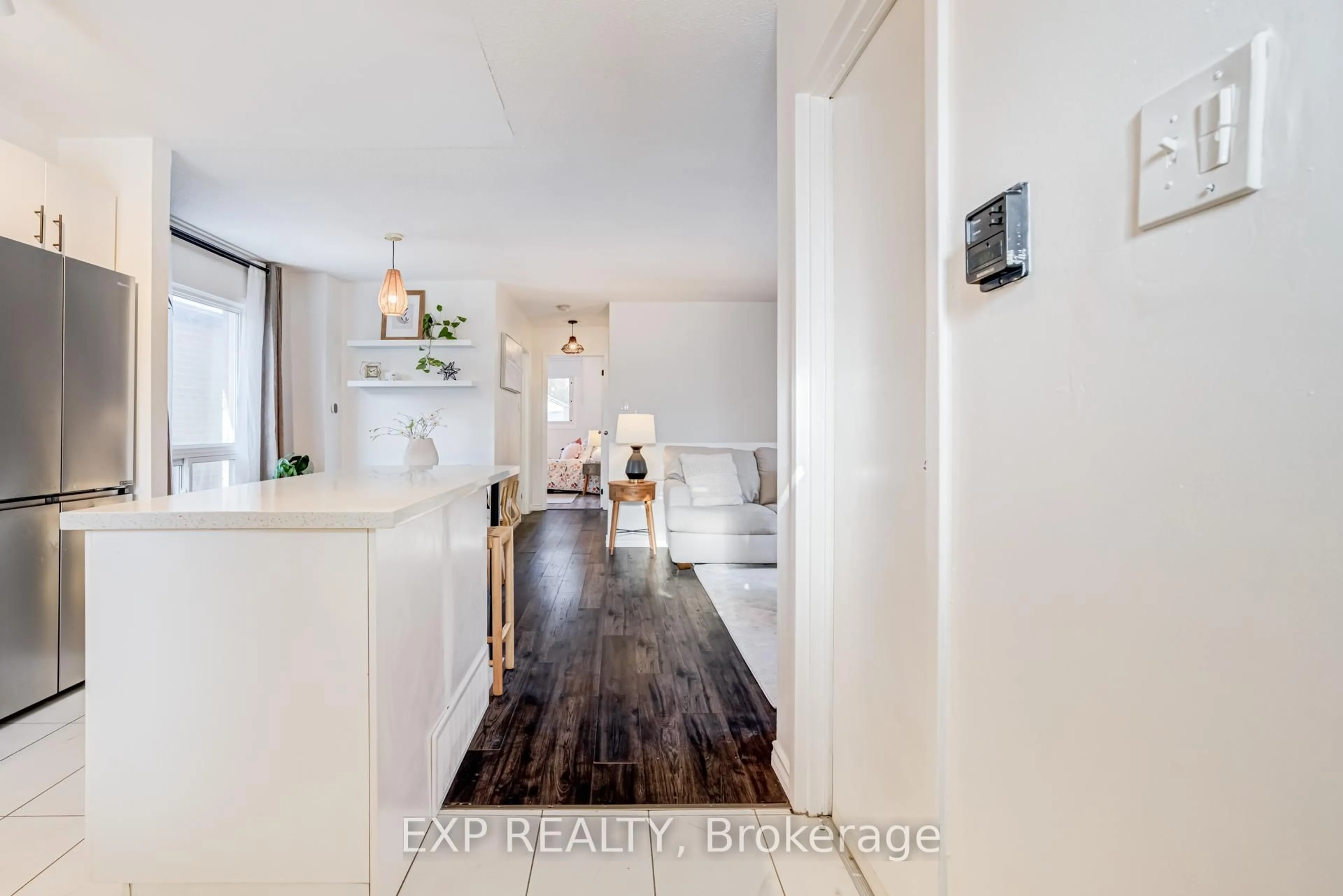 Indoor entryway for 103 Delaney Dr, Ajax Ontario L1T 2M1