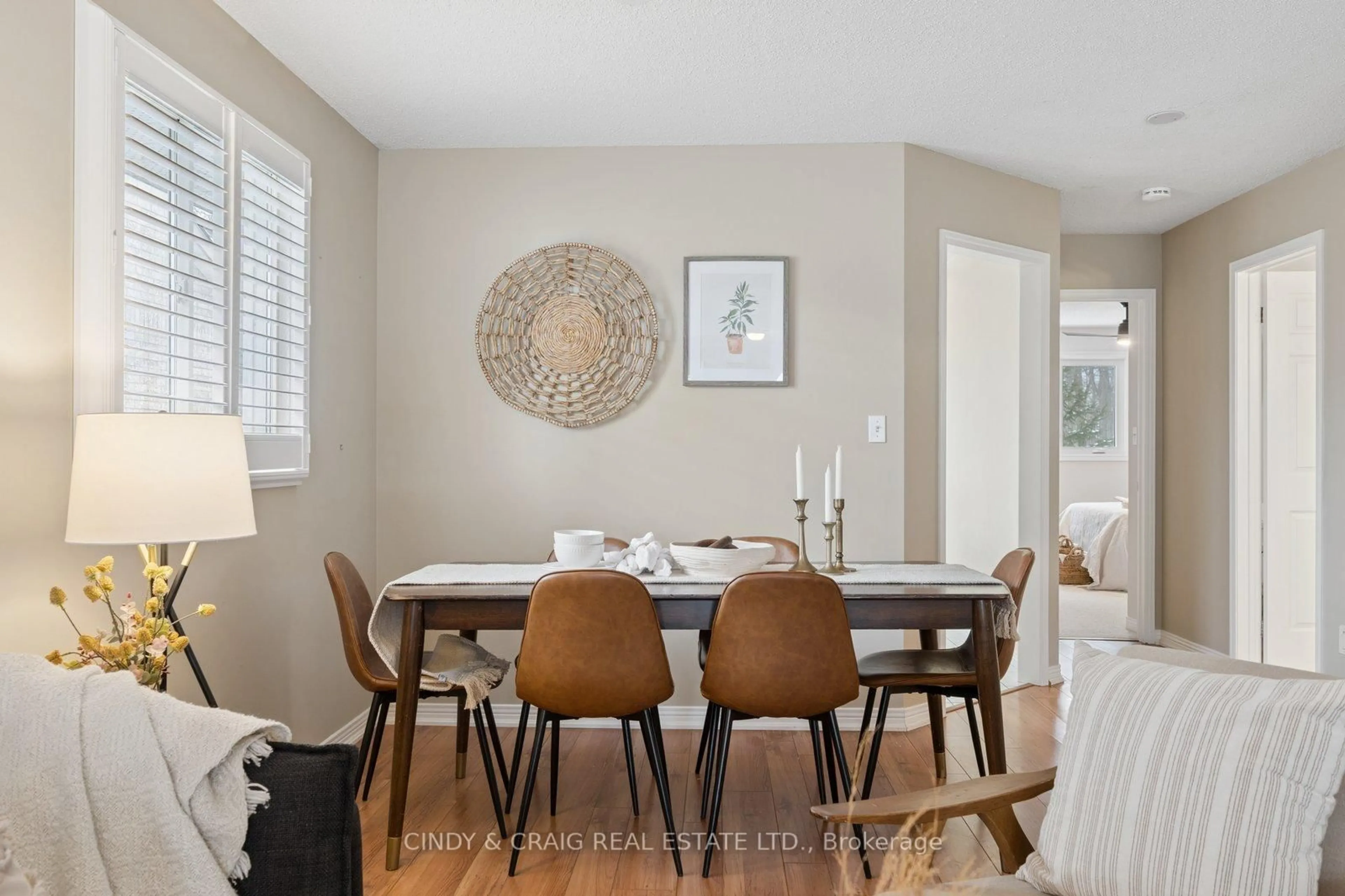 Dining room, wood/laminate floor for 318 Sandringham Dr, Clarington Ontario L1E 3A7