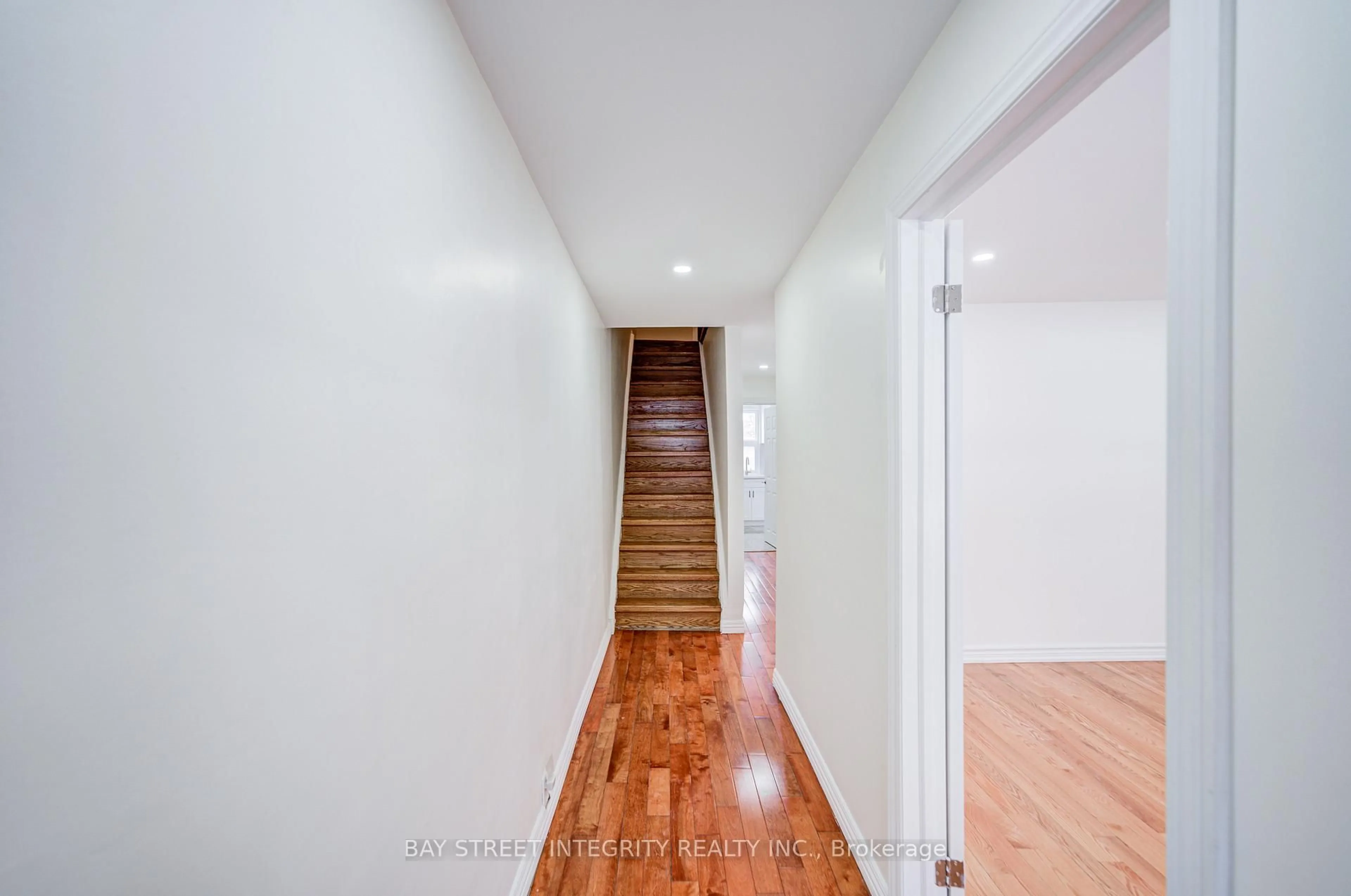 Unknown for 81 Dentonia Park Ave, Toronto Ontario M4C 1X1