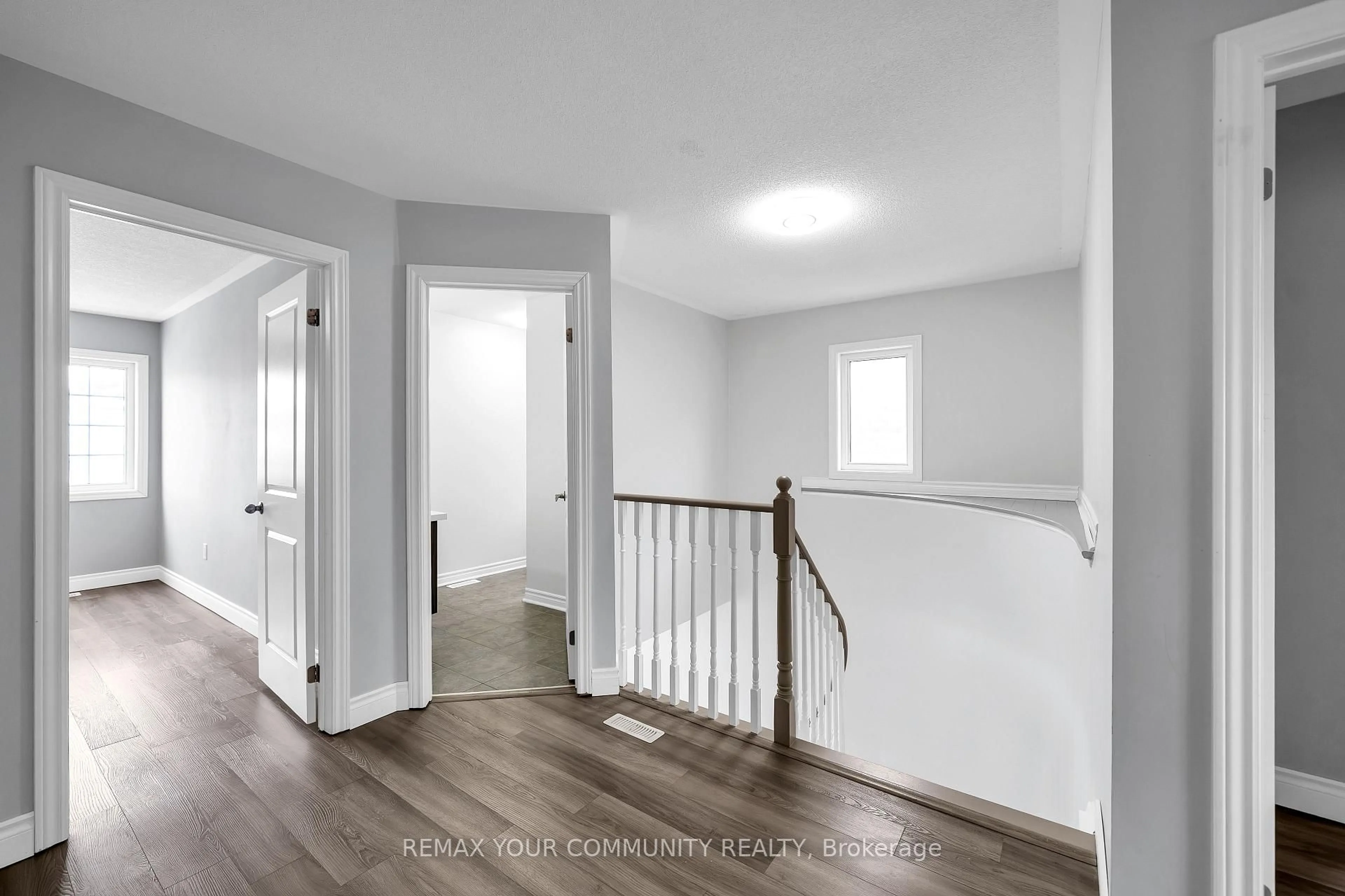 Indoor entryway for 17 Adanac Dr, Whitby Ontario L1N 0J4