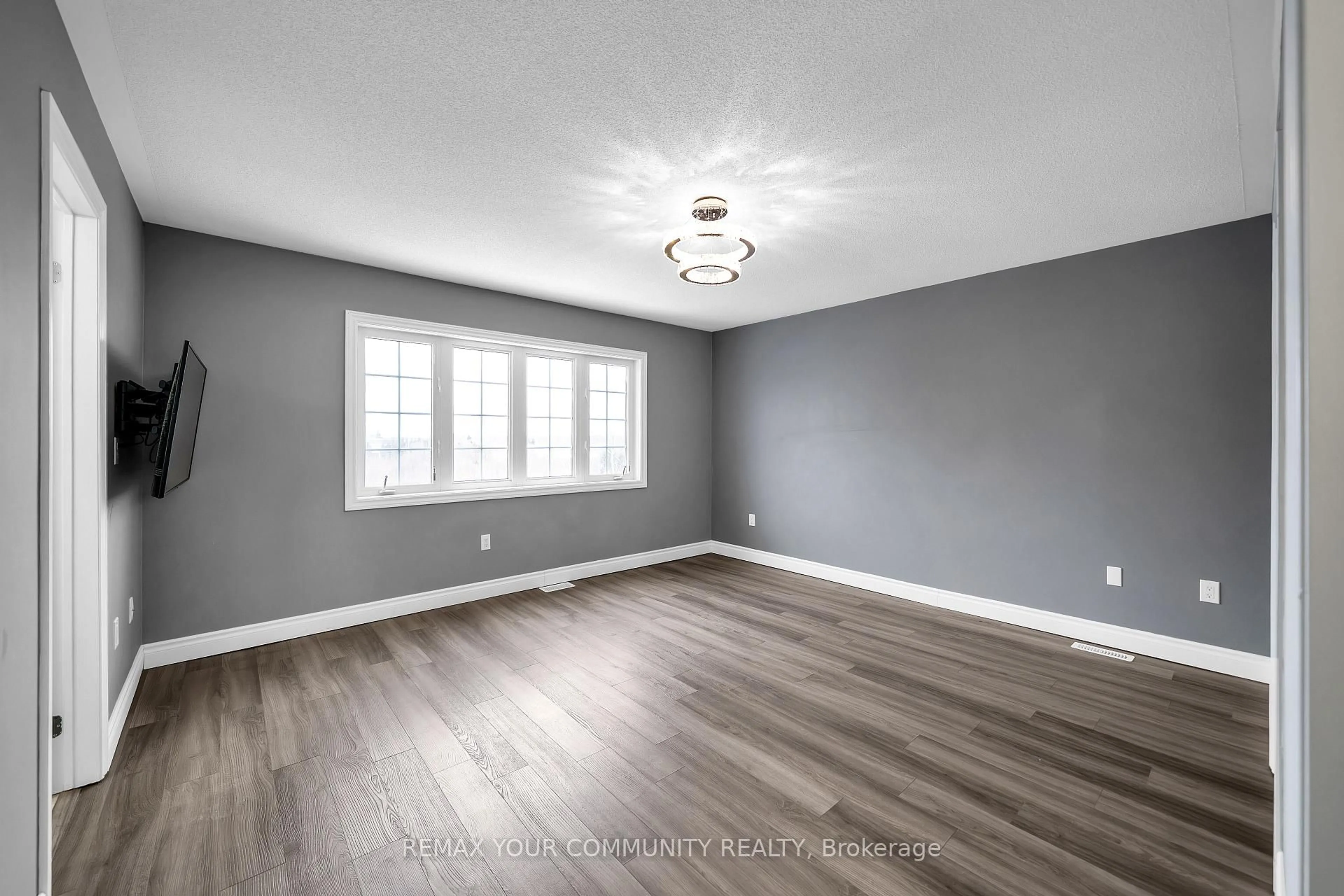 A pic of a room for 17 Adanac Dr, Whitby Ontario L1N 0J4