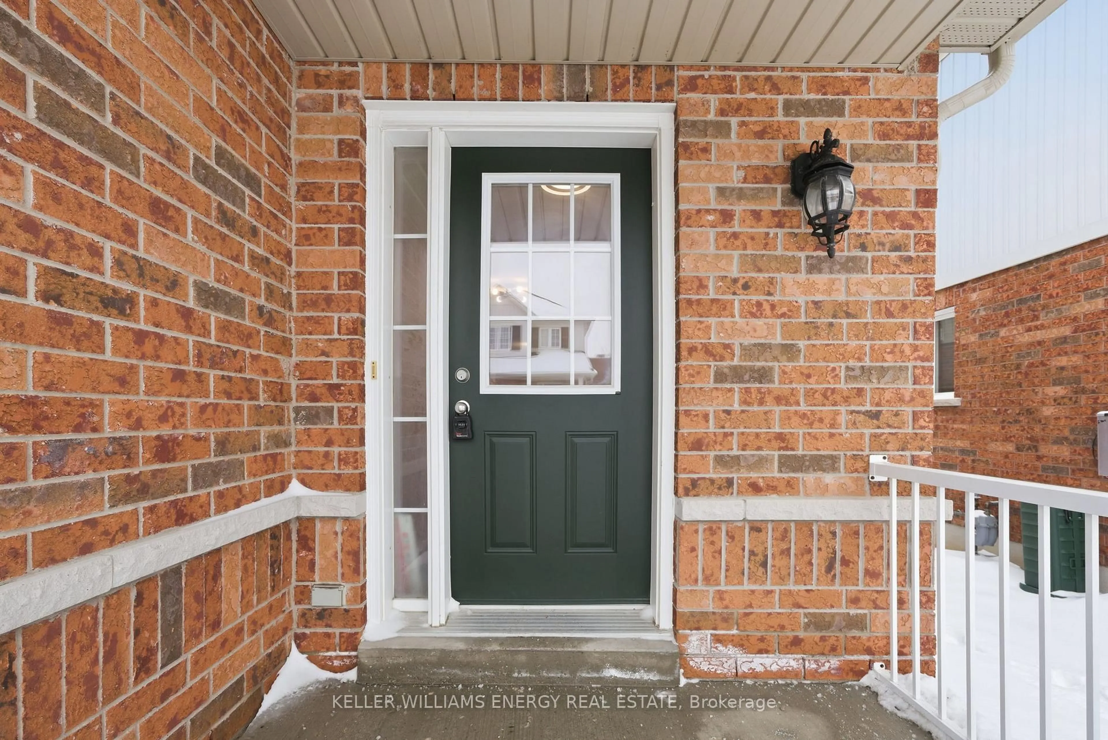 Indoor entryway for 1280 Harmony Rd #32, Oshawa Ontario L1K 0P8