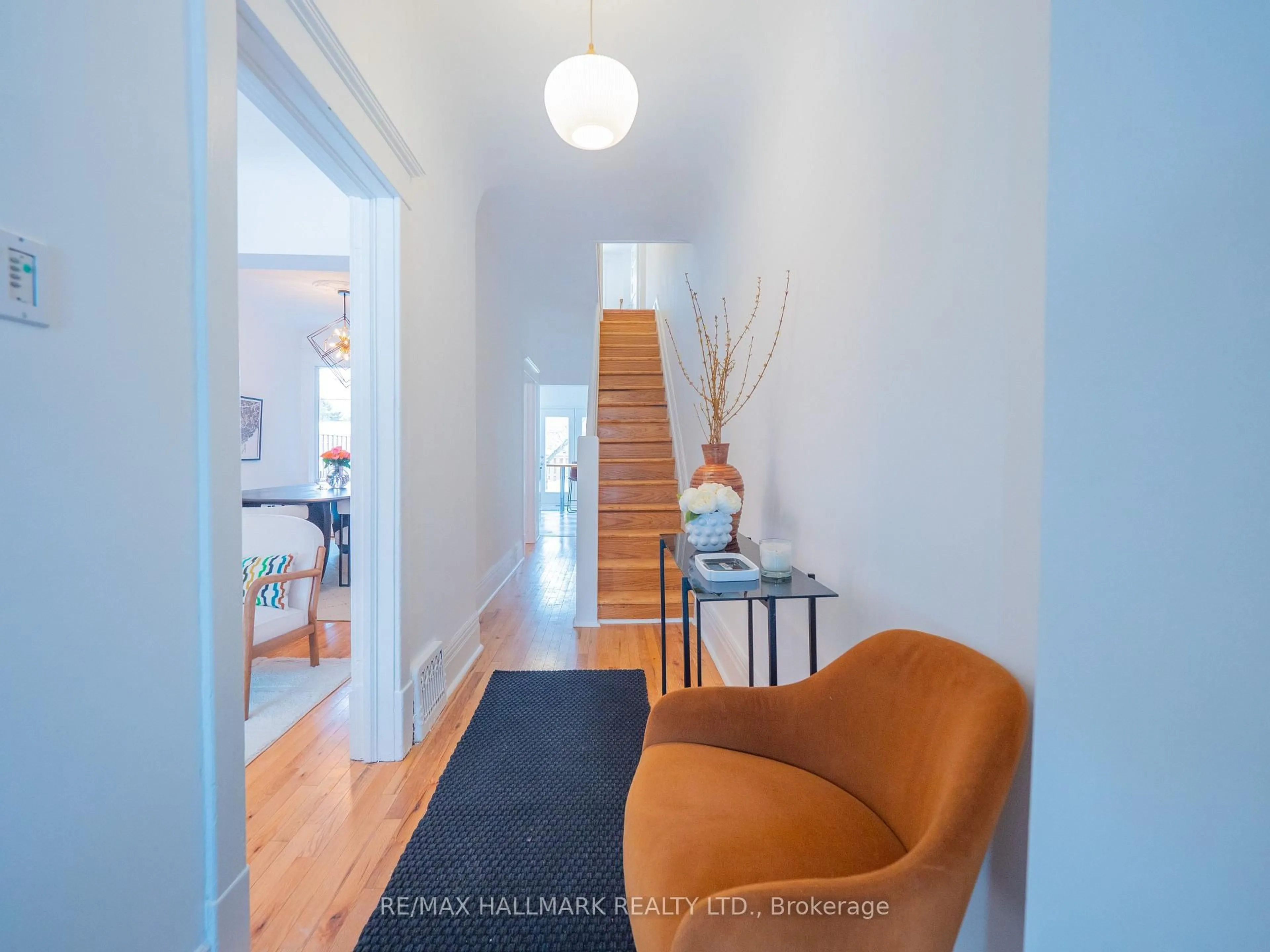 Indoor entryway for 42 Garnock Ave, Toronto Ontario M4K 1M2