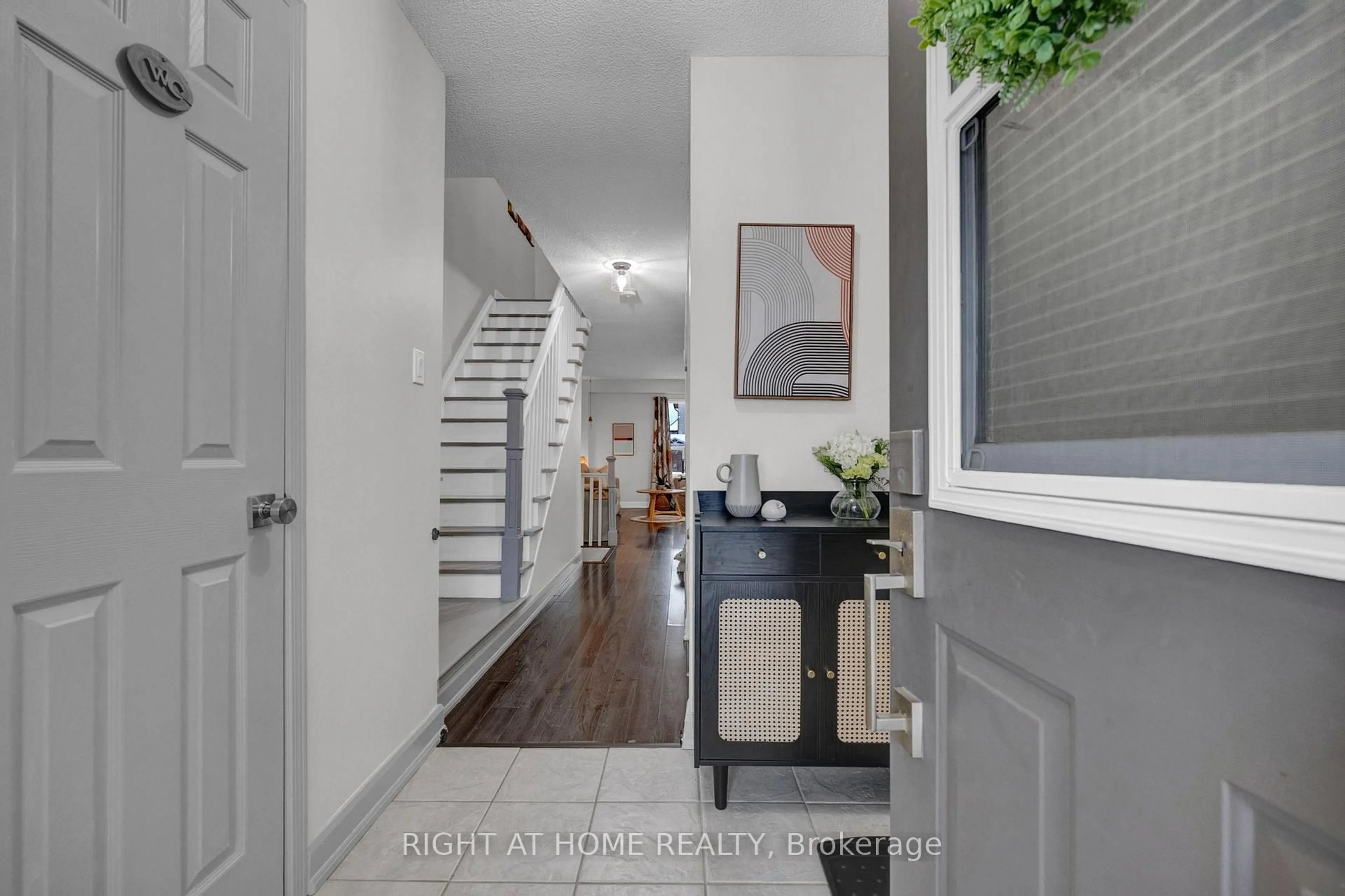 Indoor entryway for 83 Somerscales Dr, Clarington Ontario L1C 5B7