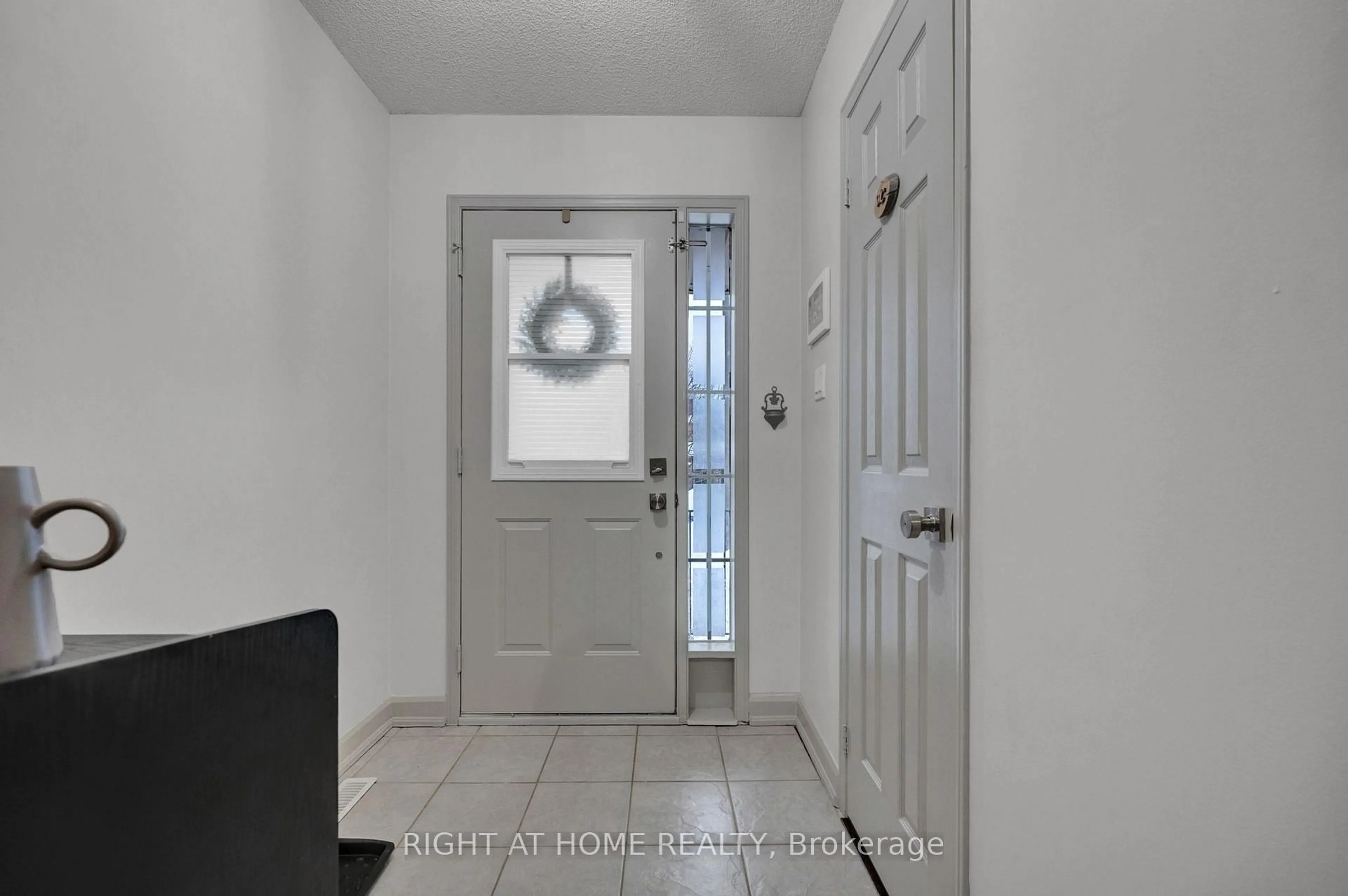 Indoor entryway for 83 Somerscales Dr, Clarington Ontario L1C 5B7