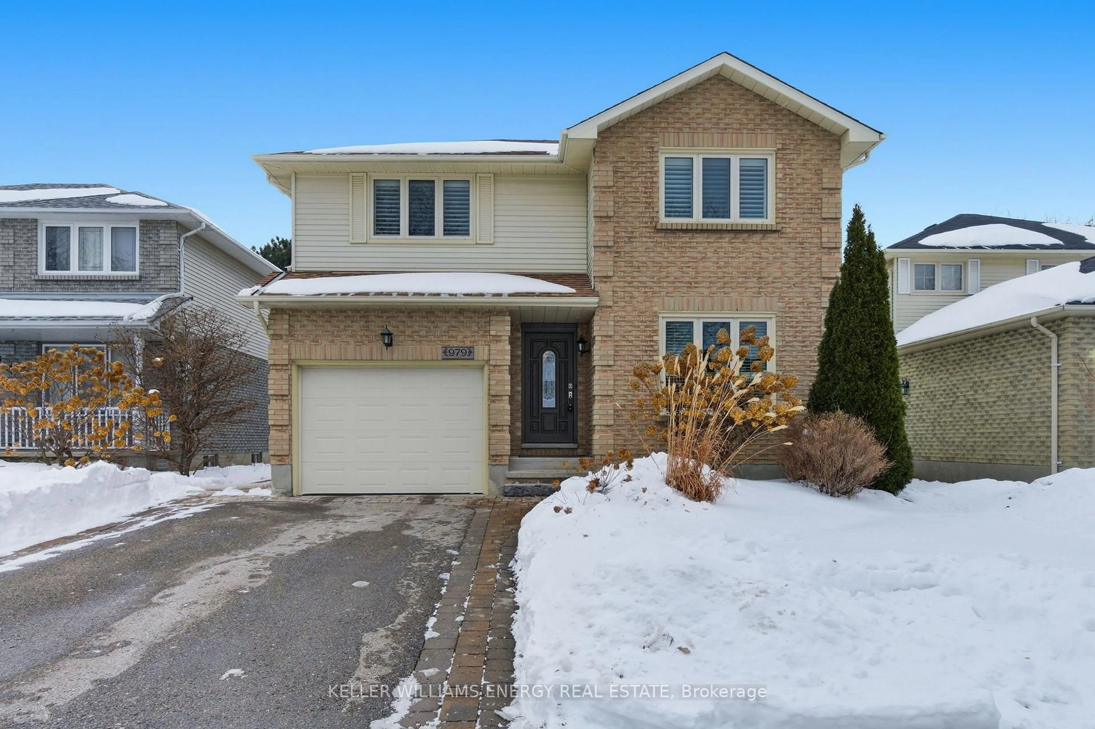 Home with brick exterior material, street for 979 Peggoty Circ, Oshawa Ontario L1K 2G5